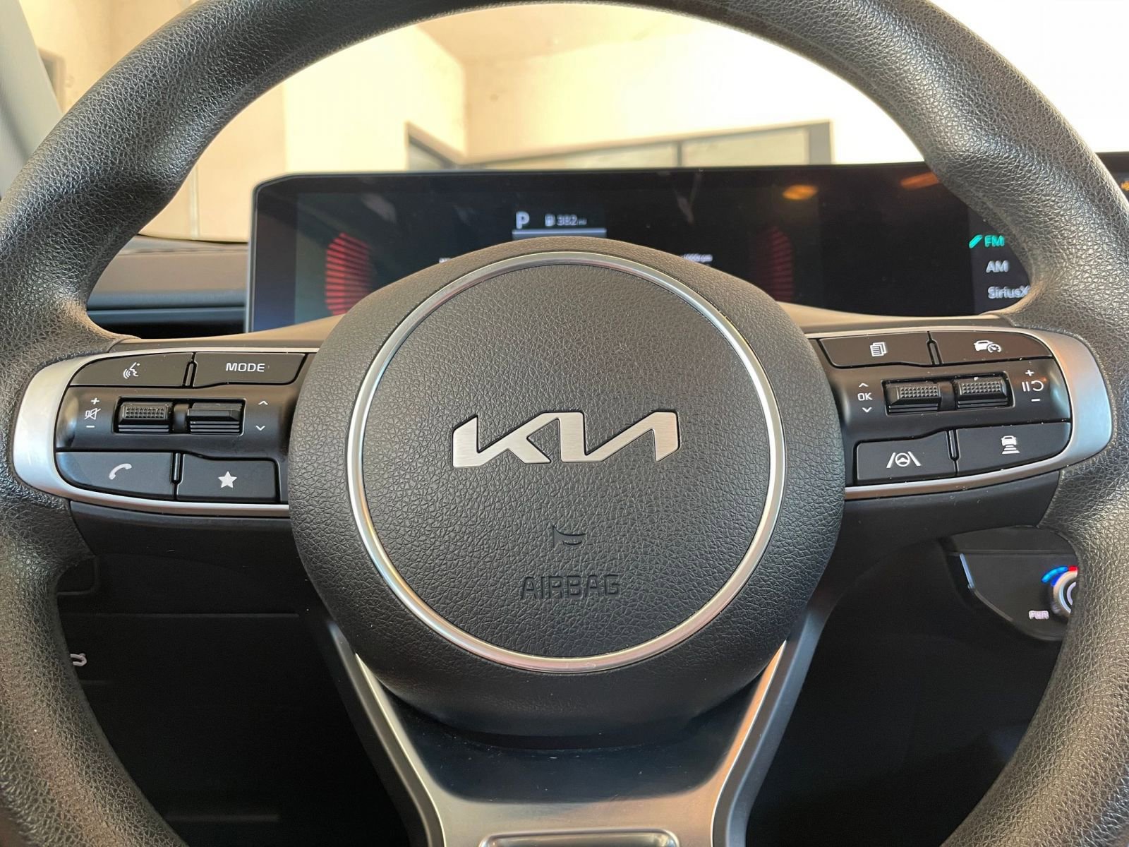 Thumbnail: 2025 Kia K5 - 28