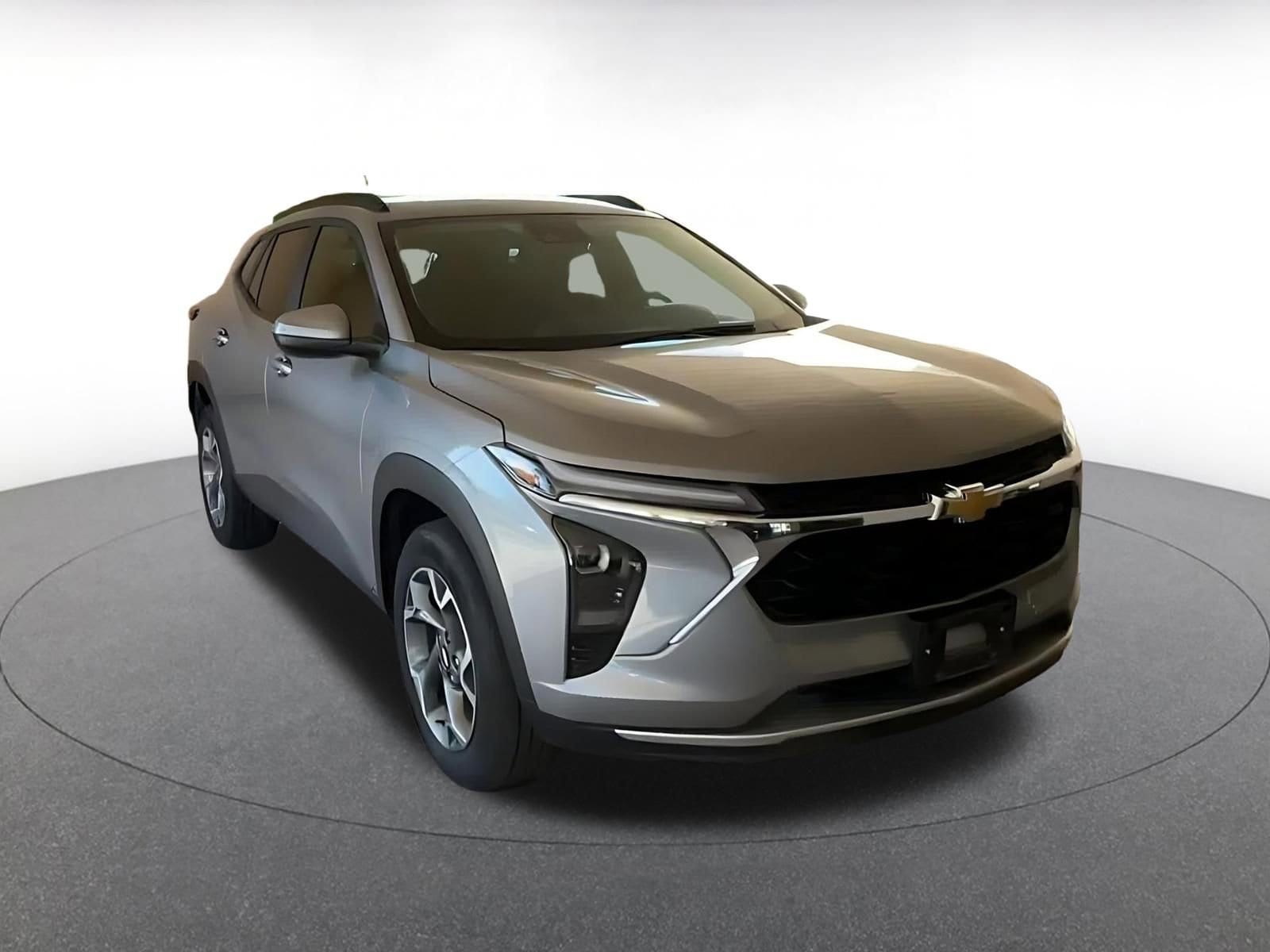 Thumbnail: 2025 Chevrolet Trax - 3