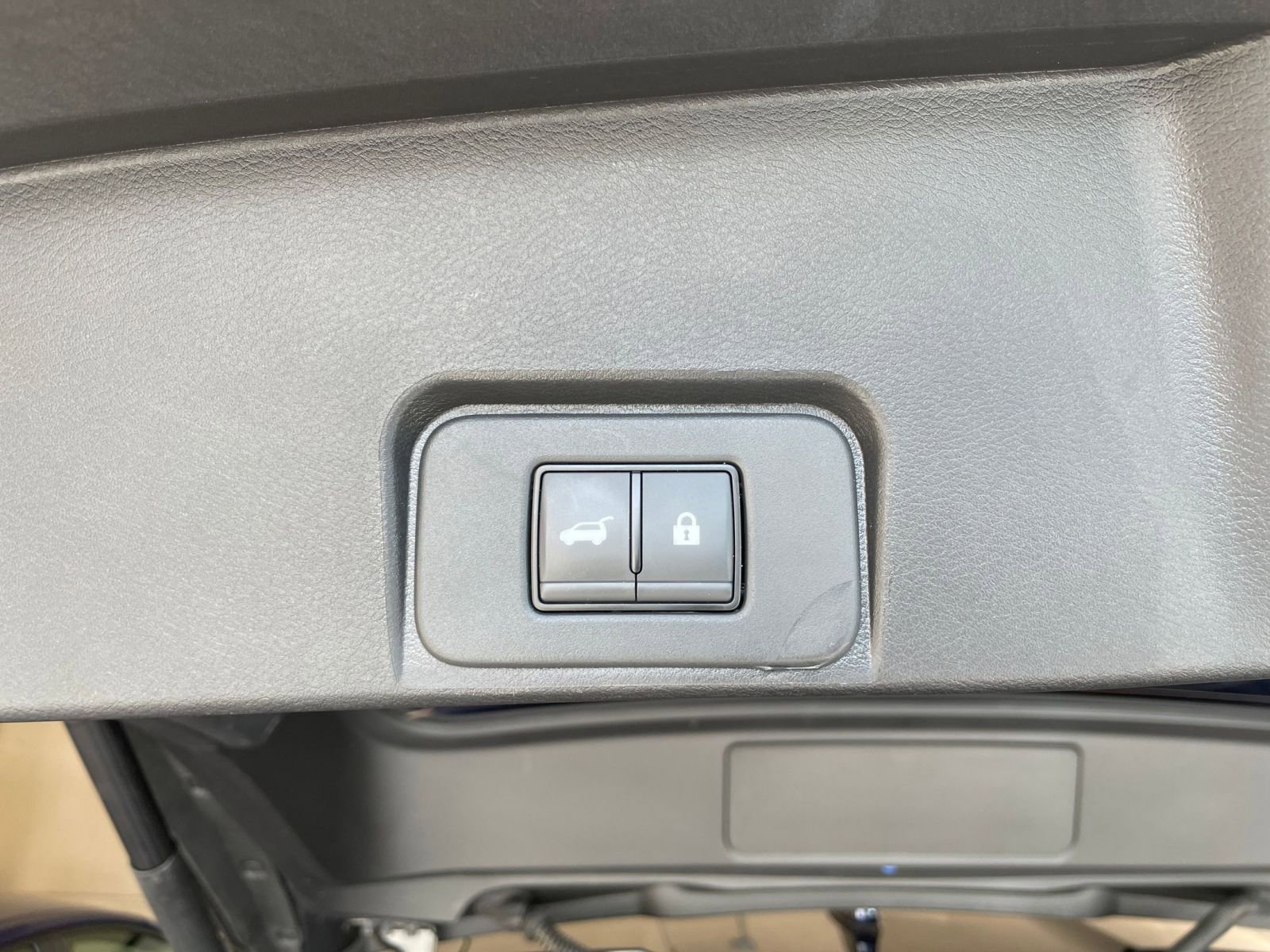 Thumbnail: 2025 Toyota Corolla - 23