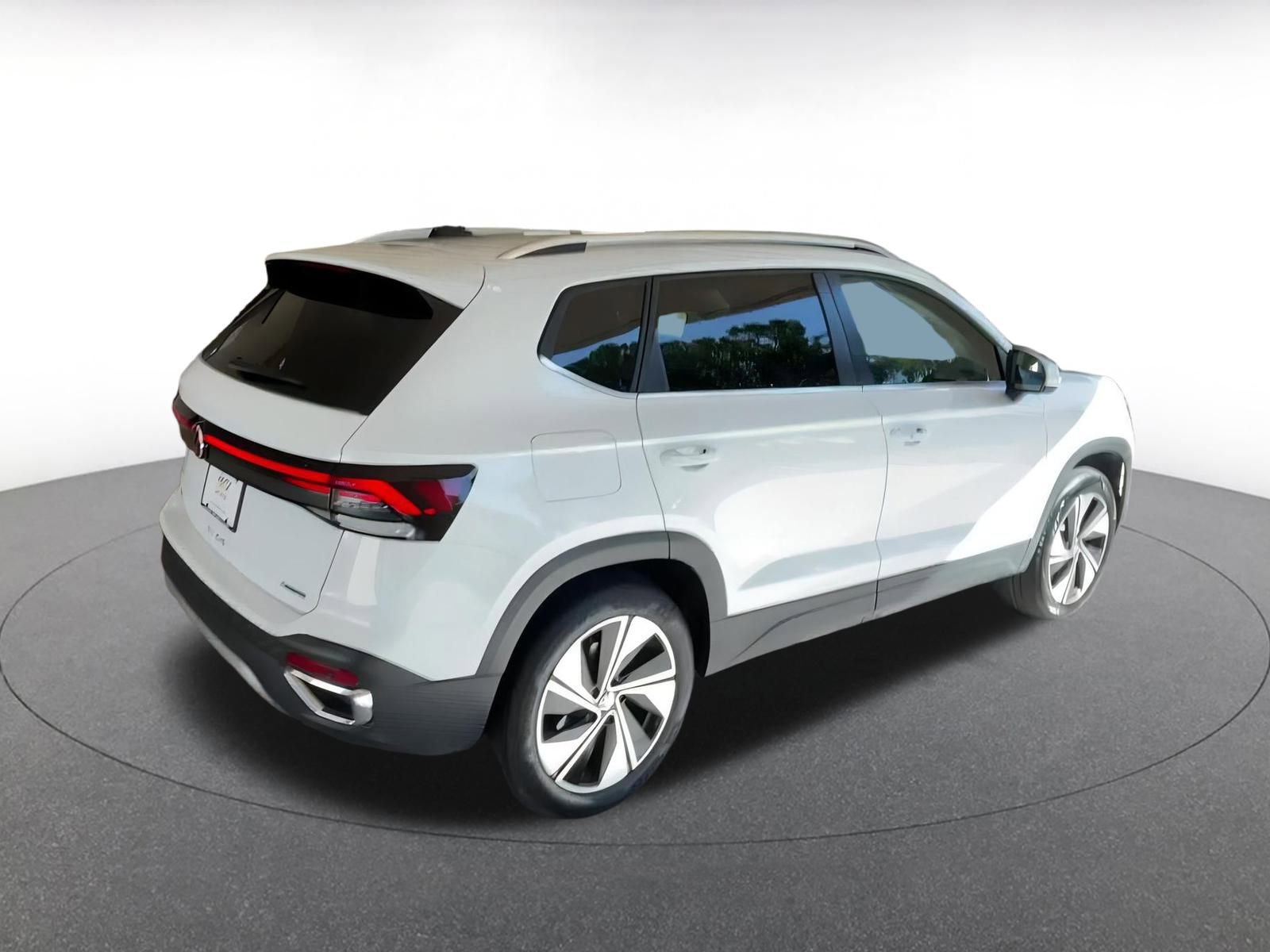 Thumbnail: 2025 Volkswagen Taos - 15