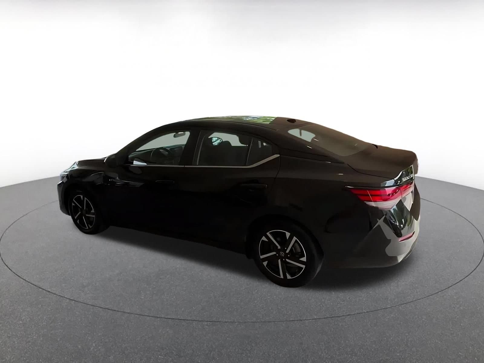 2025 Nissan Sentra SV - Photo 9