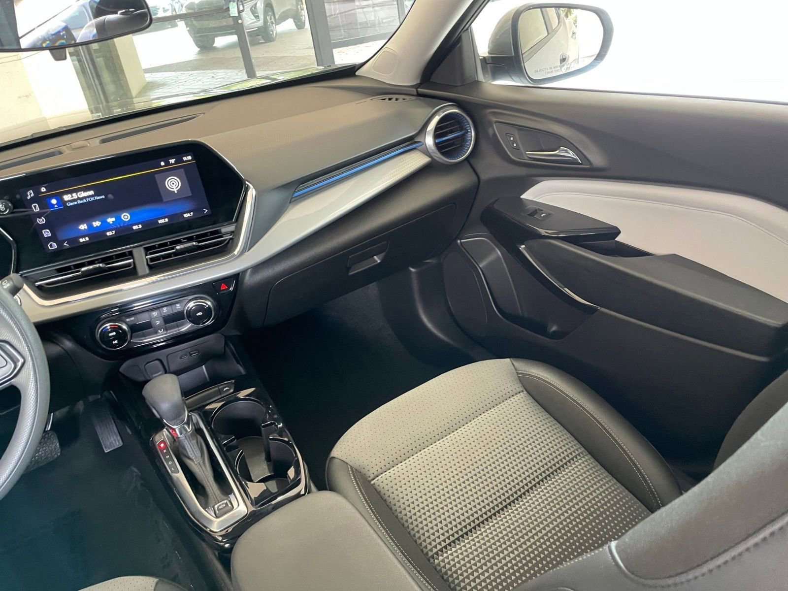 Thumbnail: 2025 Chevrolet Trax - 33