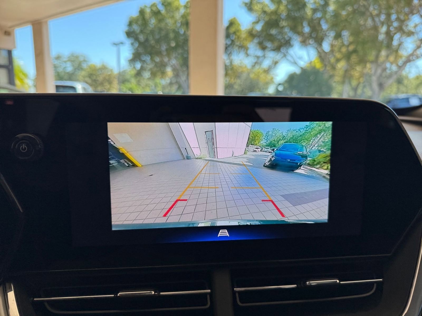 Thumbnail: 2025 Chevrolet Trax - 17