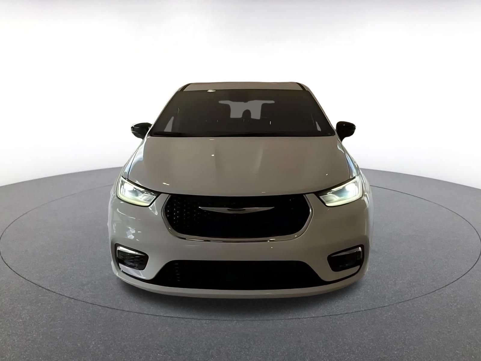 Thumbnail: 2025 Chrysler Pacifica - 4