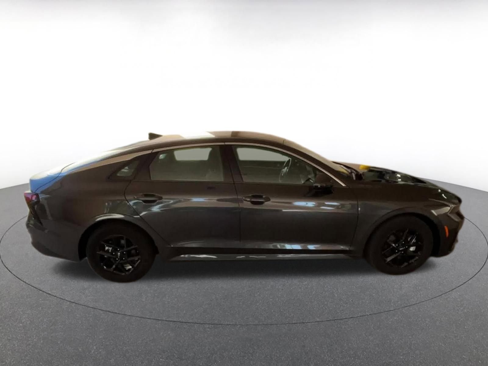 Thumbnail: 2025 Kia K5 - 16