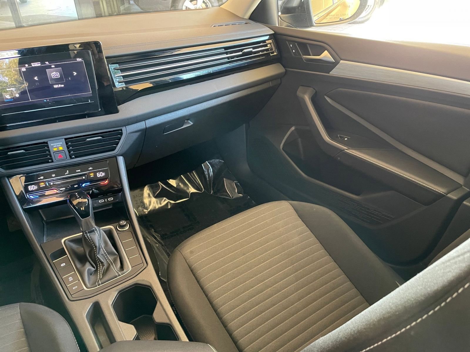 Thumbnail: 2025 Volkswagen Jetta - 33