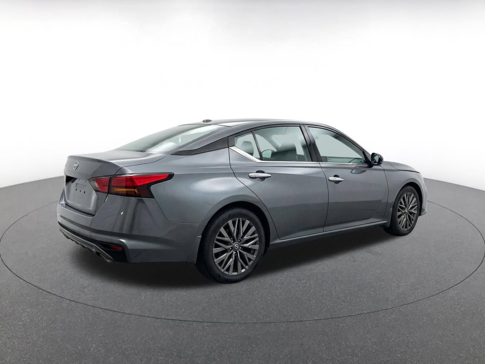 Thumbnail: 2025 Nissan Altima - 18