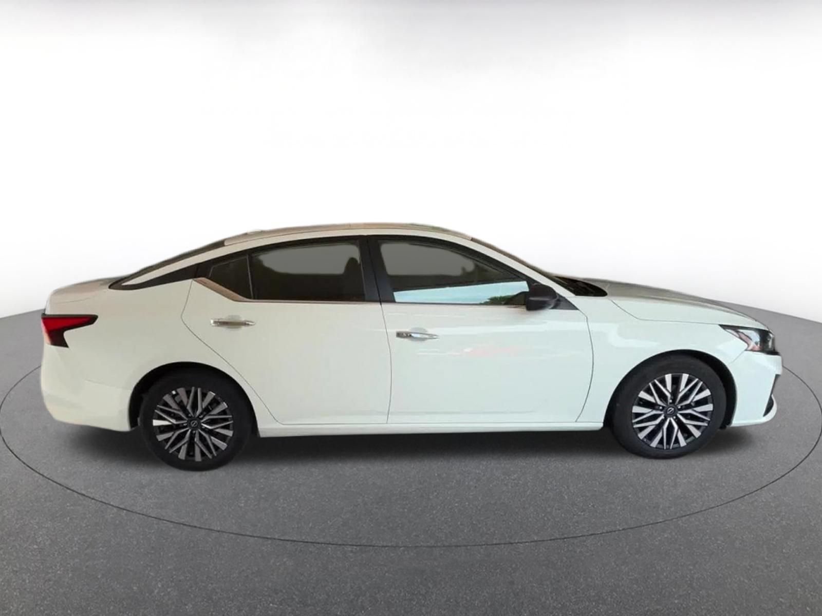 Thumbnail: 2025 Nissan Altima - 16
