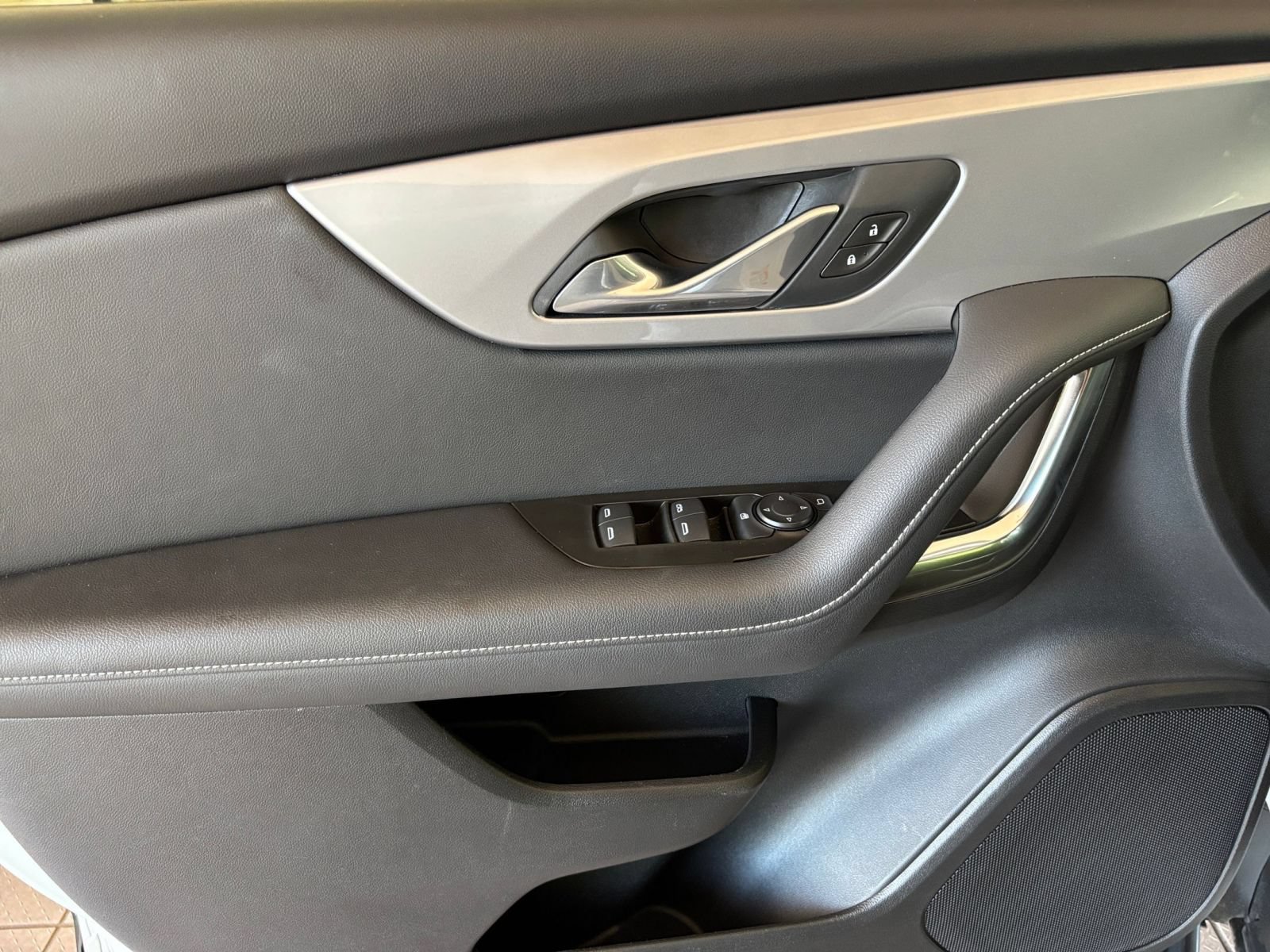 Thumbnail: 2026 Chevrolet Blazer - 18