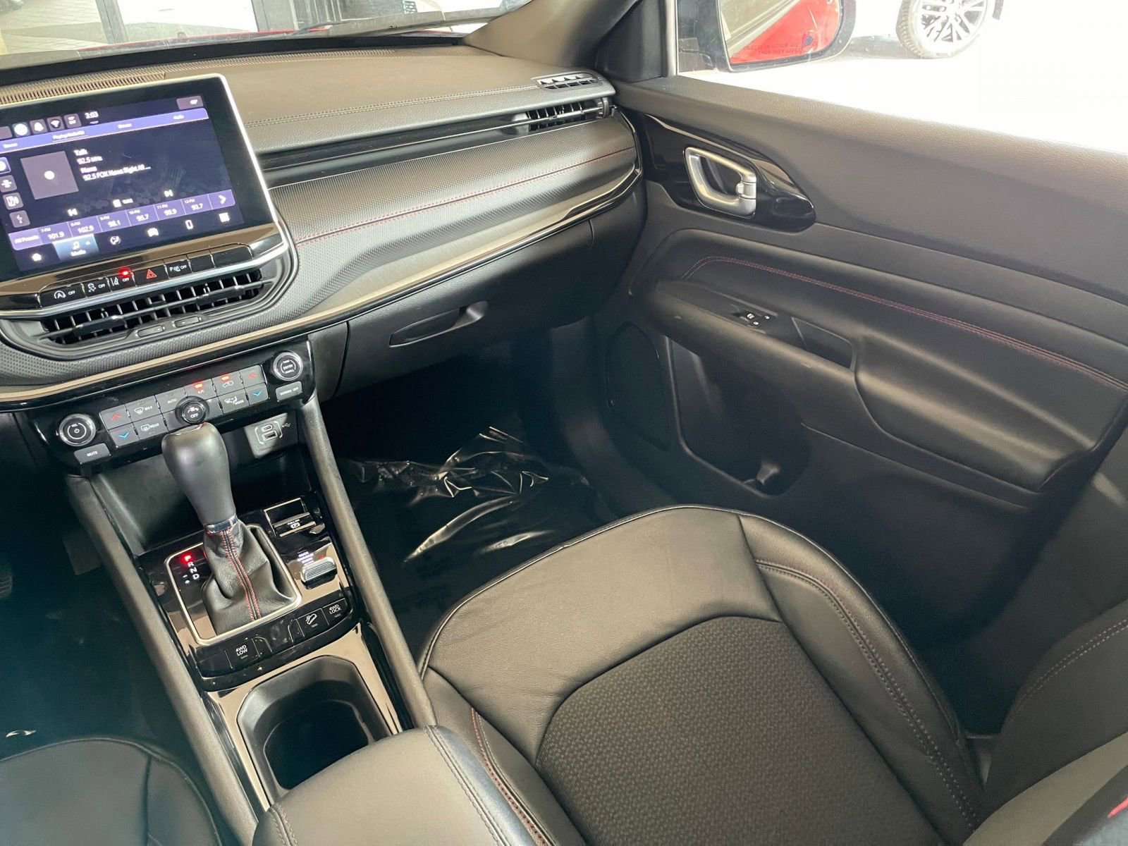 Thumbnail: 2025 Jeep Compass - 34