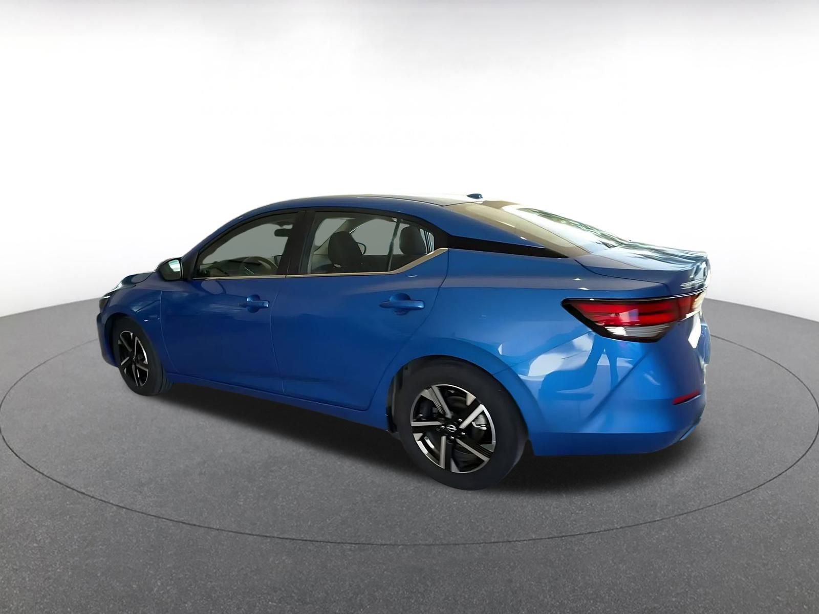 Thumbnail: 2025 Nissan Sentra - 10