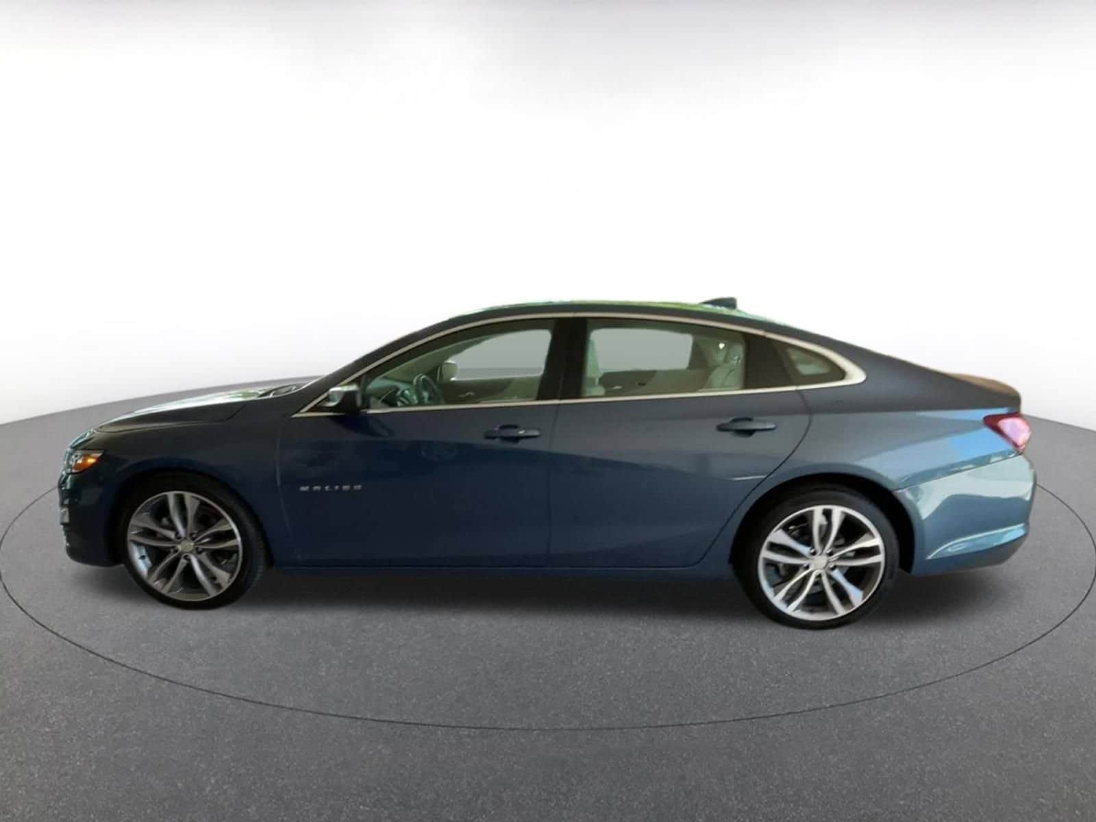 Thumbnail: 2024 Chevrolet Malibu - 9