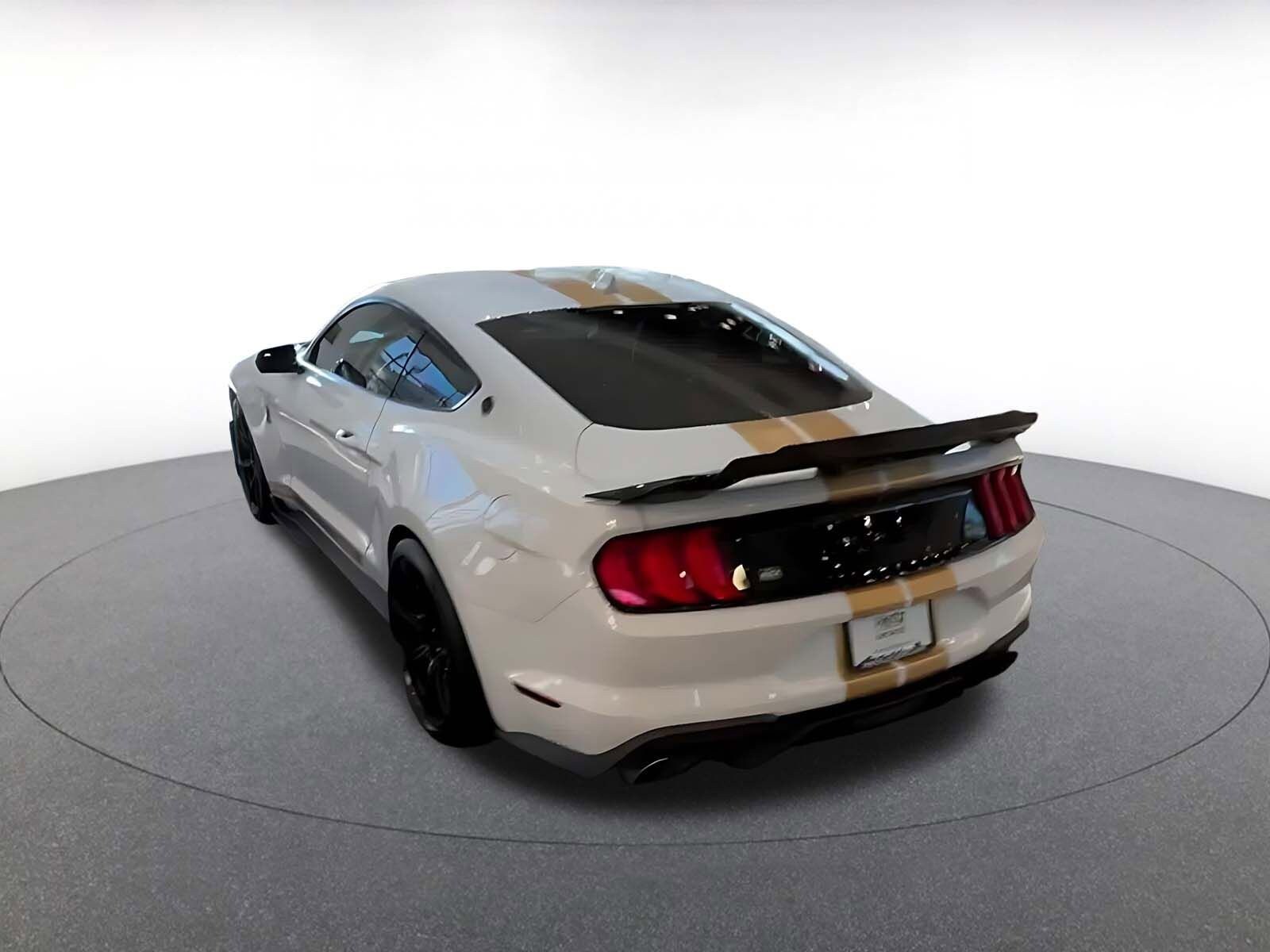Thumbnail: 2022 Ford Mustang - 11