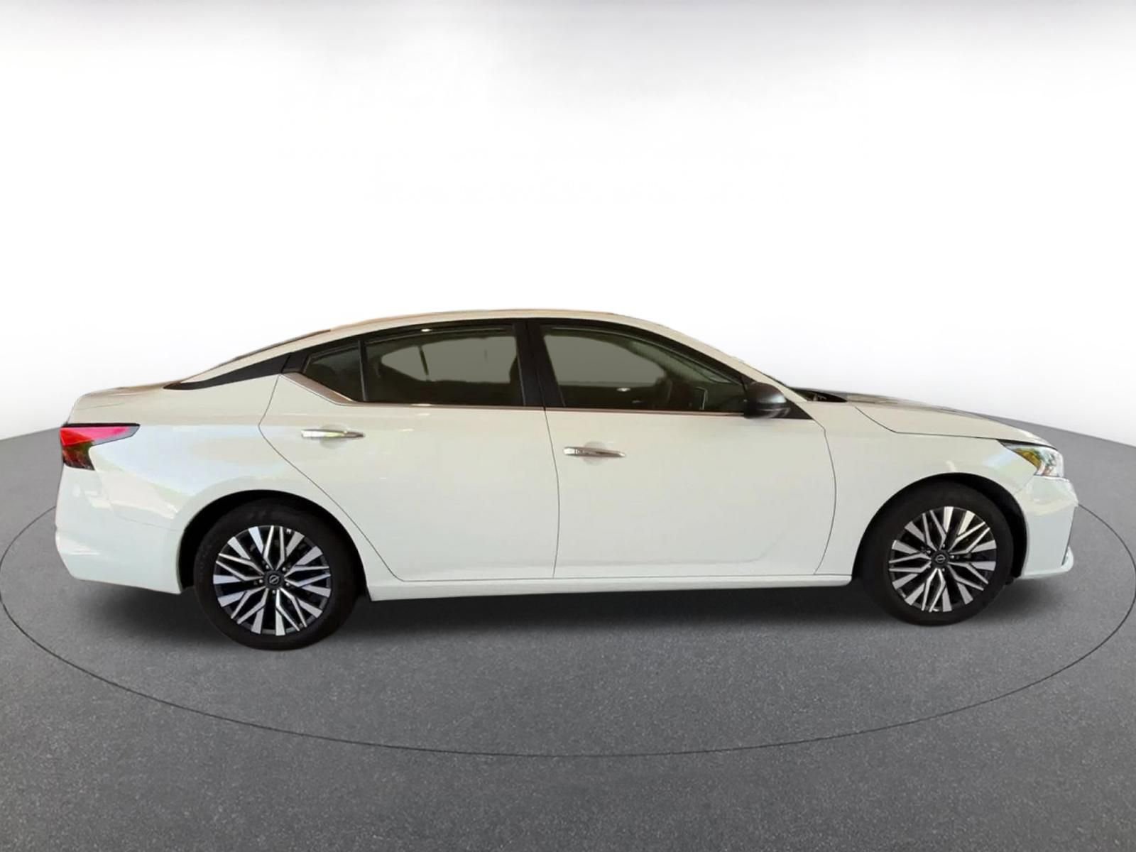 Thumbnail: 2025 Nissan Altima - 16