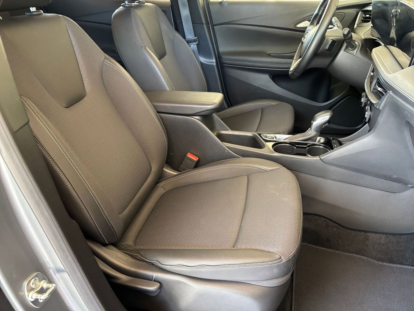 Thumbnail: 2025 Buick Encore GX - 35