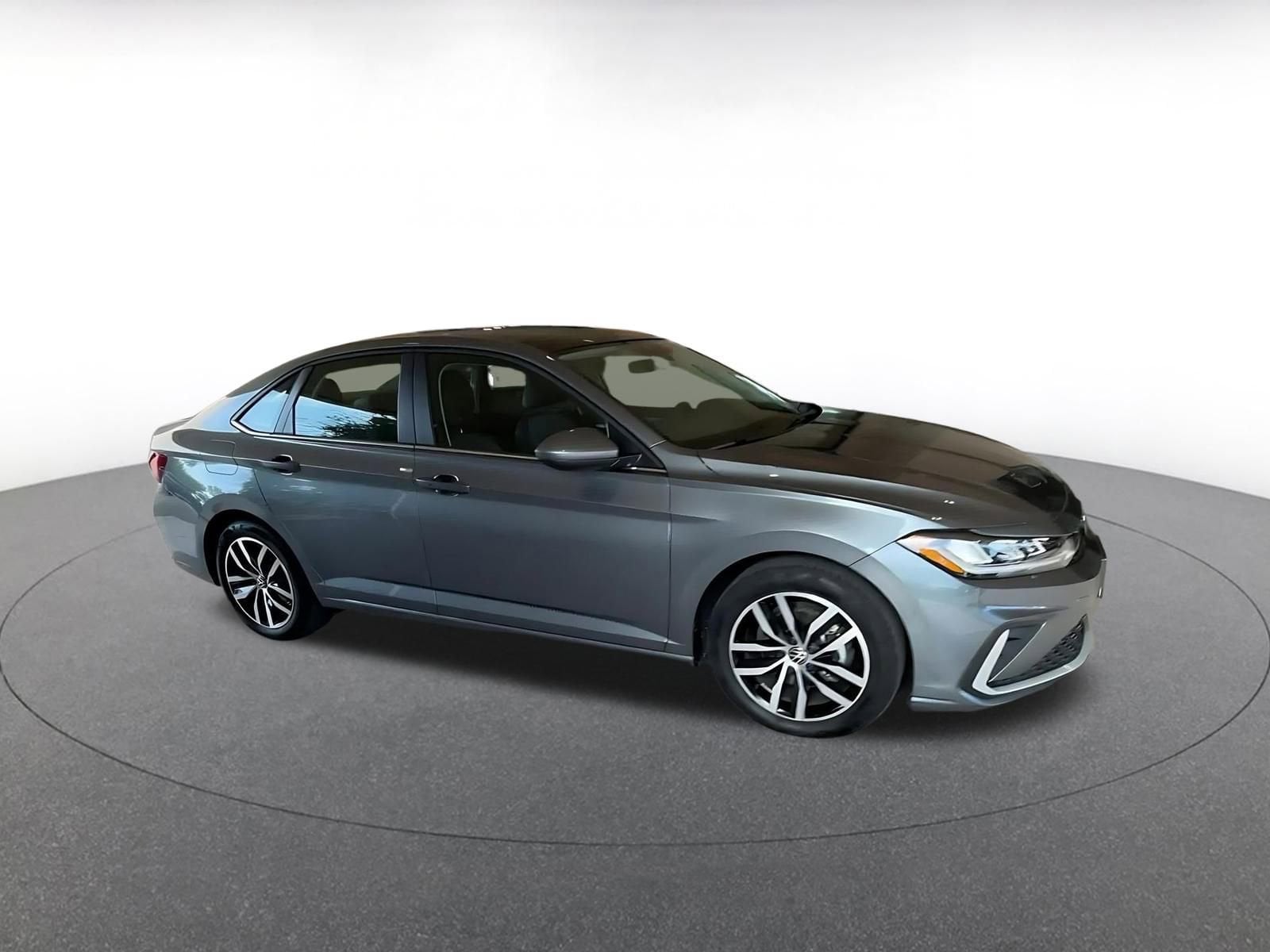 Thumbnail: 2025 Volkswagen Jetta - 2