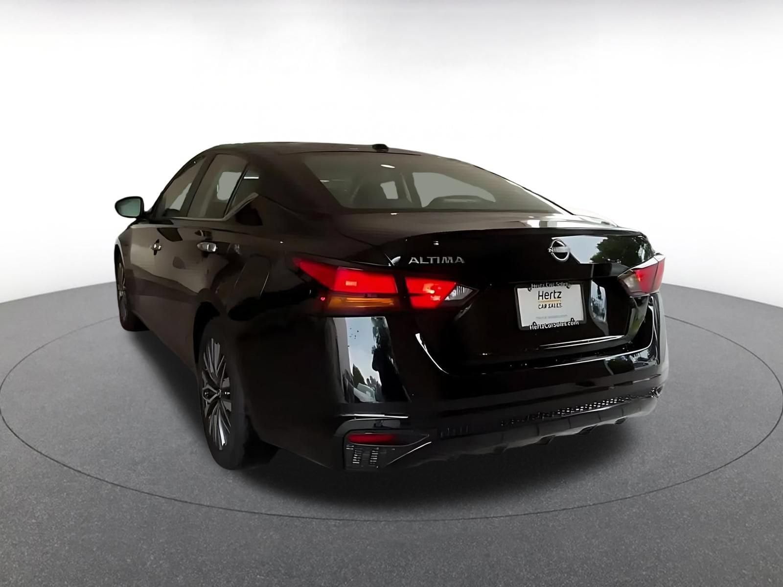 Thumbnail: 2025 Nissan Altima - 8
