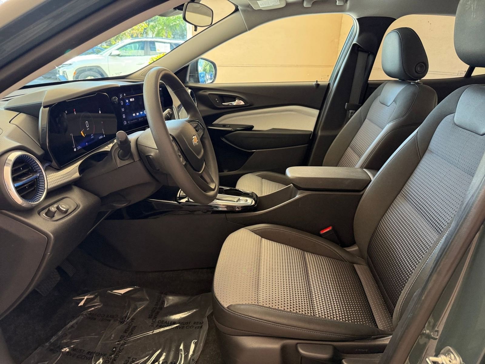 Thumbnail: 2025 Chevrolet Trax - 21