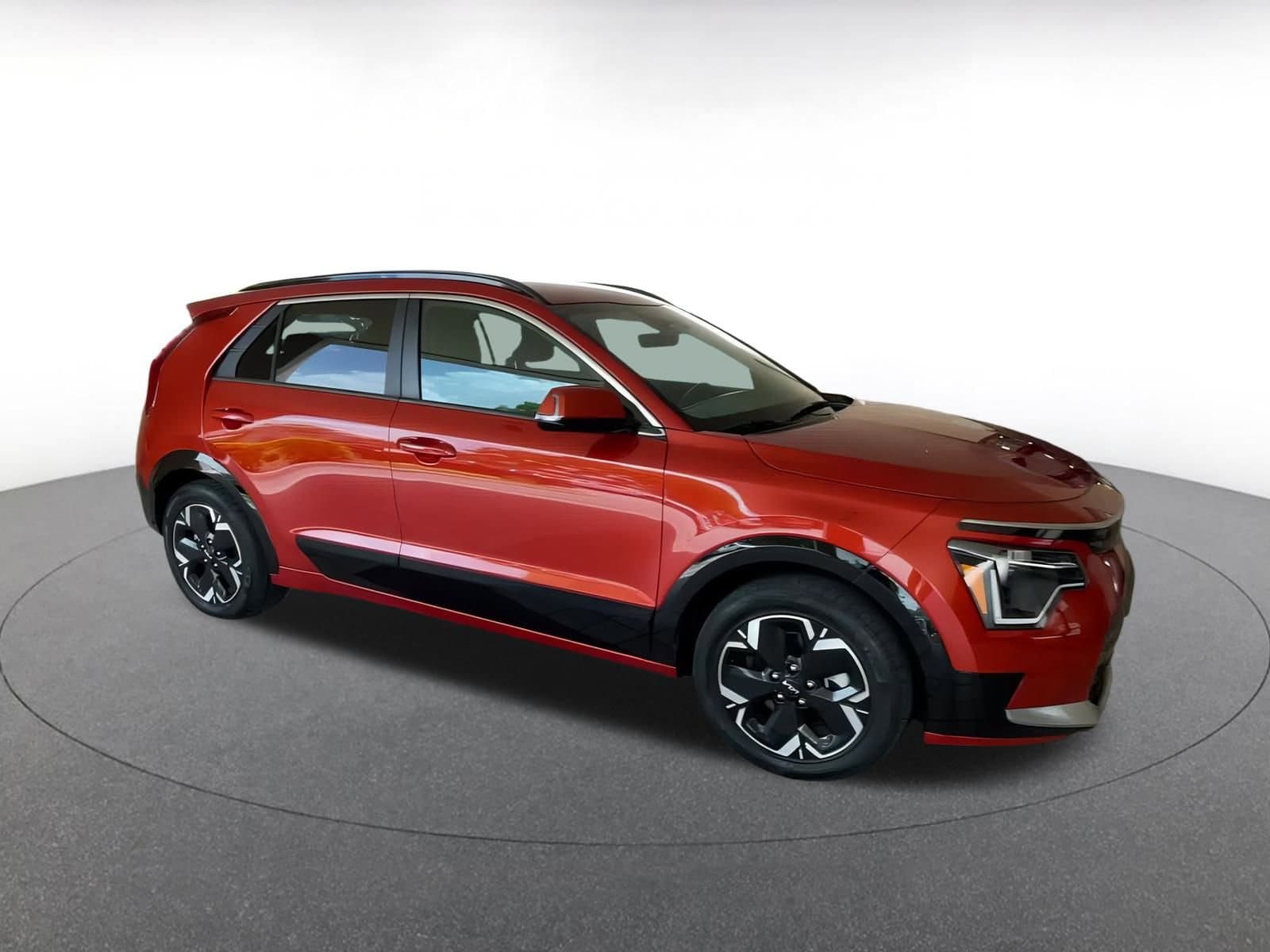 Thumbnail: 2023 Kia Niro - 2
