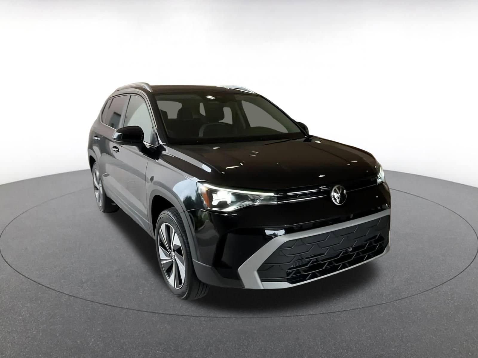 Thumbnail: 2025 Volkswagen Taos - 3