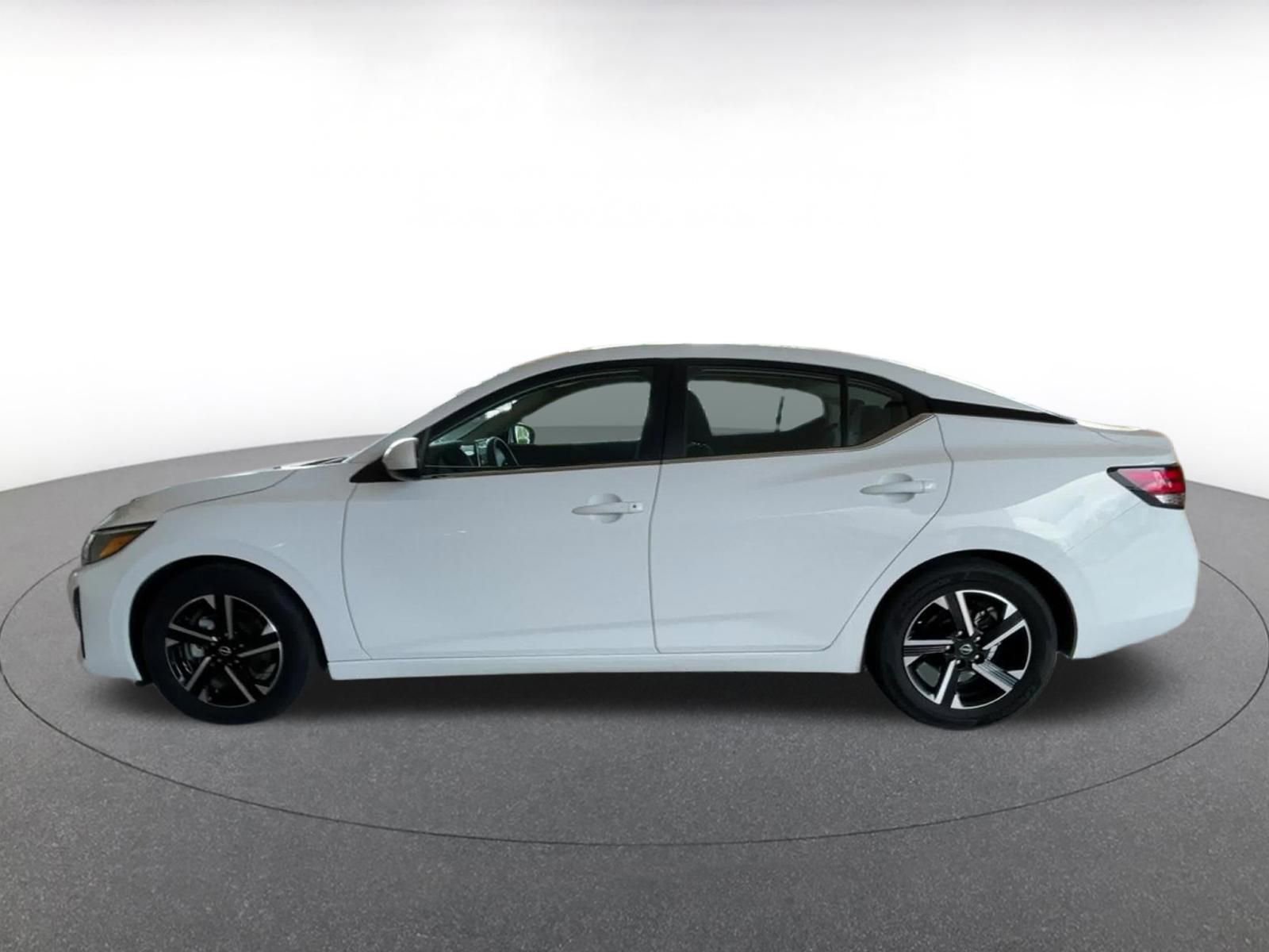 Thumbnail: 2025 Nissan Sentra - 9