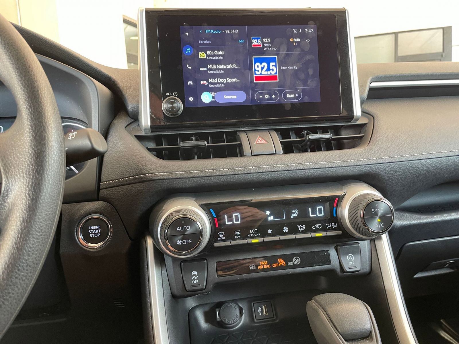 Thumbnail: 2025 Toyota RAV4 - 18