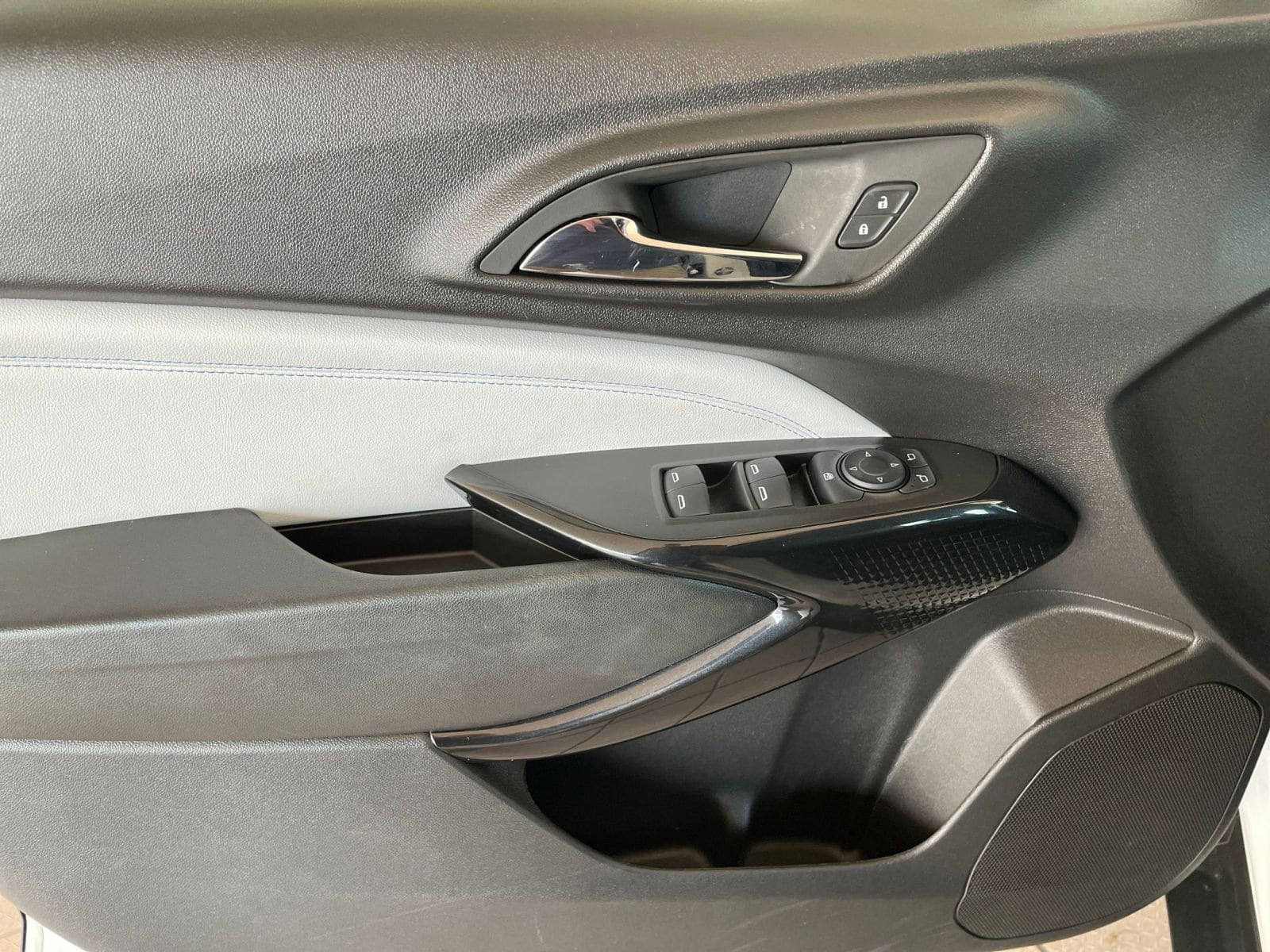 Thumbnail: 2025 Chevrolet Trax - 18