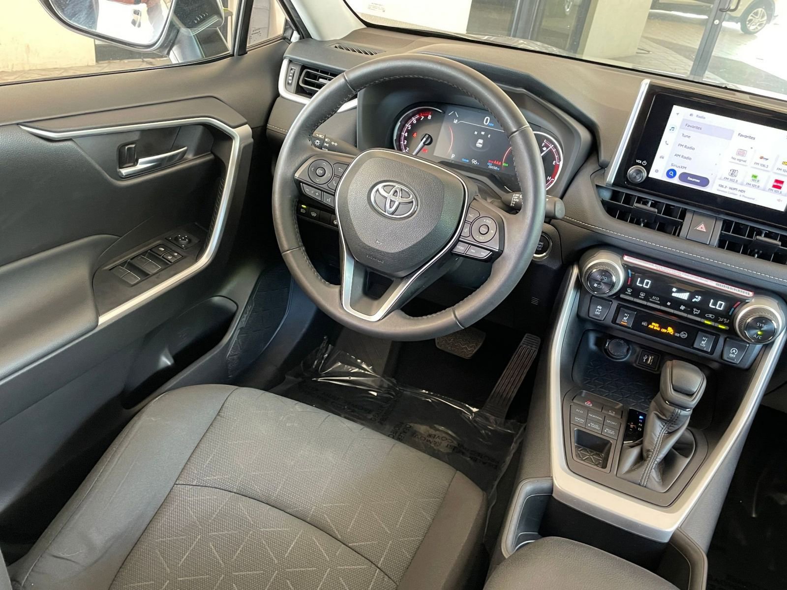 Thumbnail: 2024 Toyota RAV4 - 32