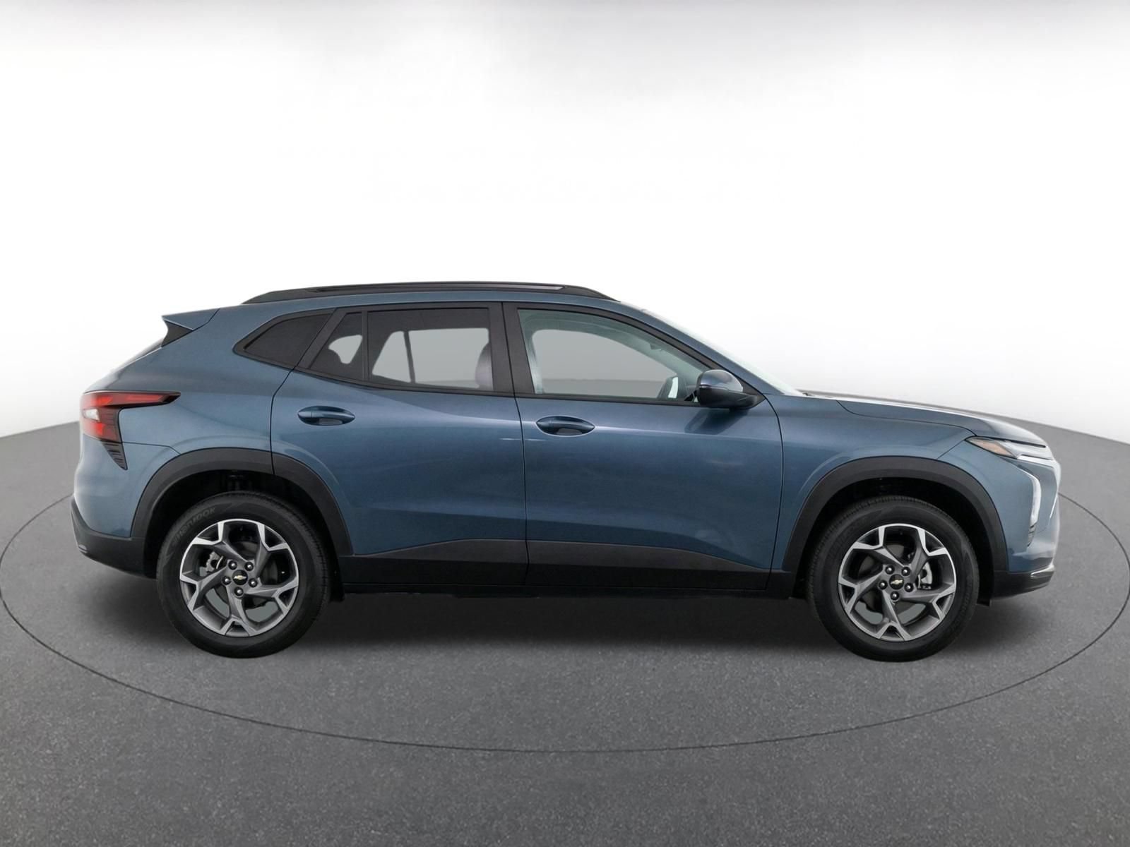 Thumbnail: 2025 Chevrolet Trax - 14