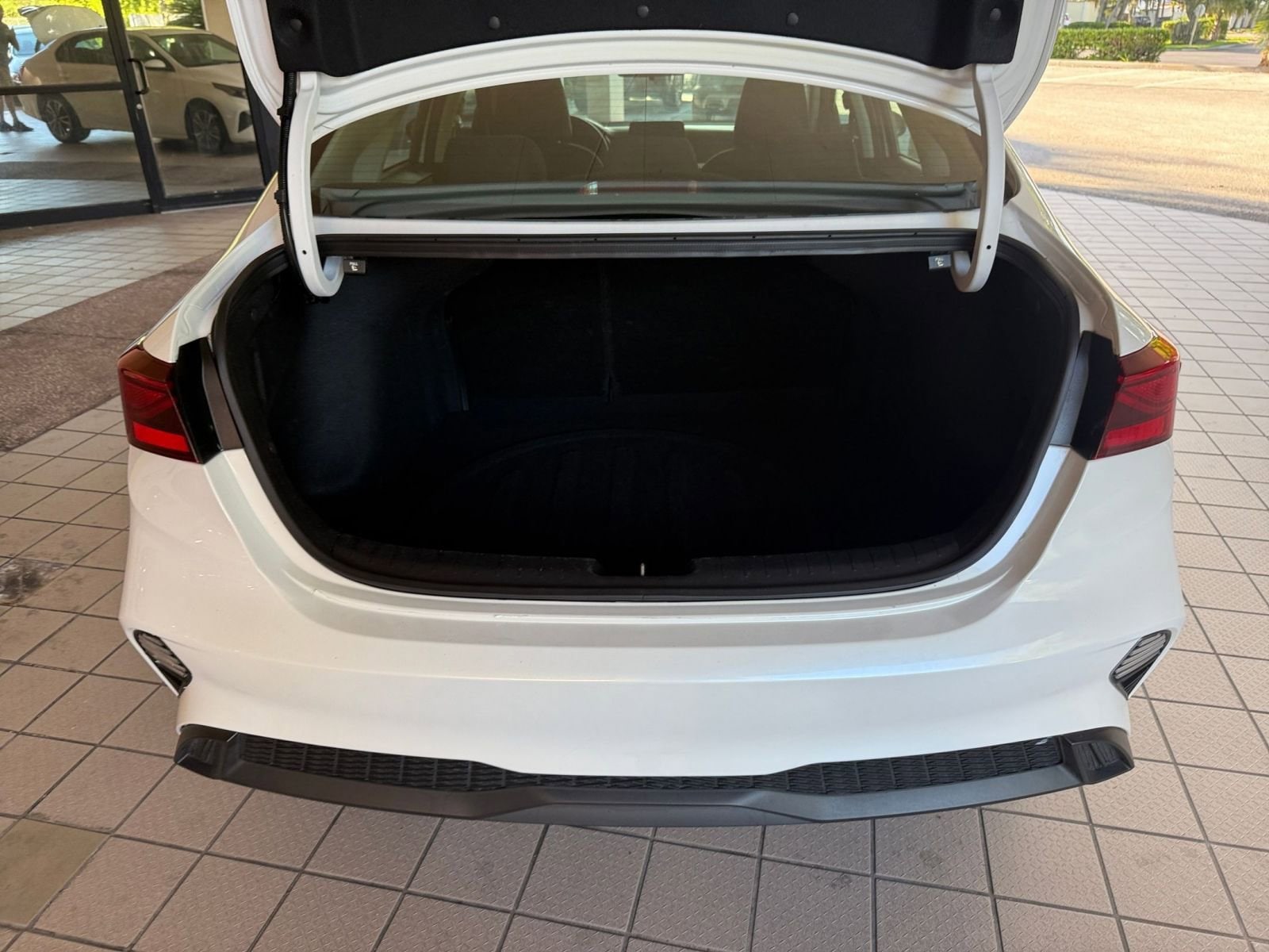 Thumbnail: 2024 Kia Forte - 24