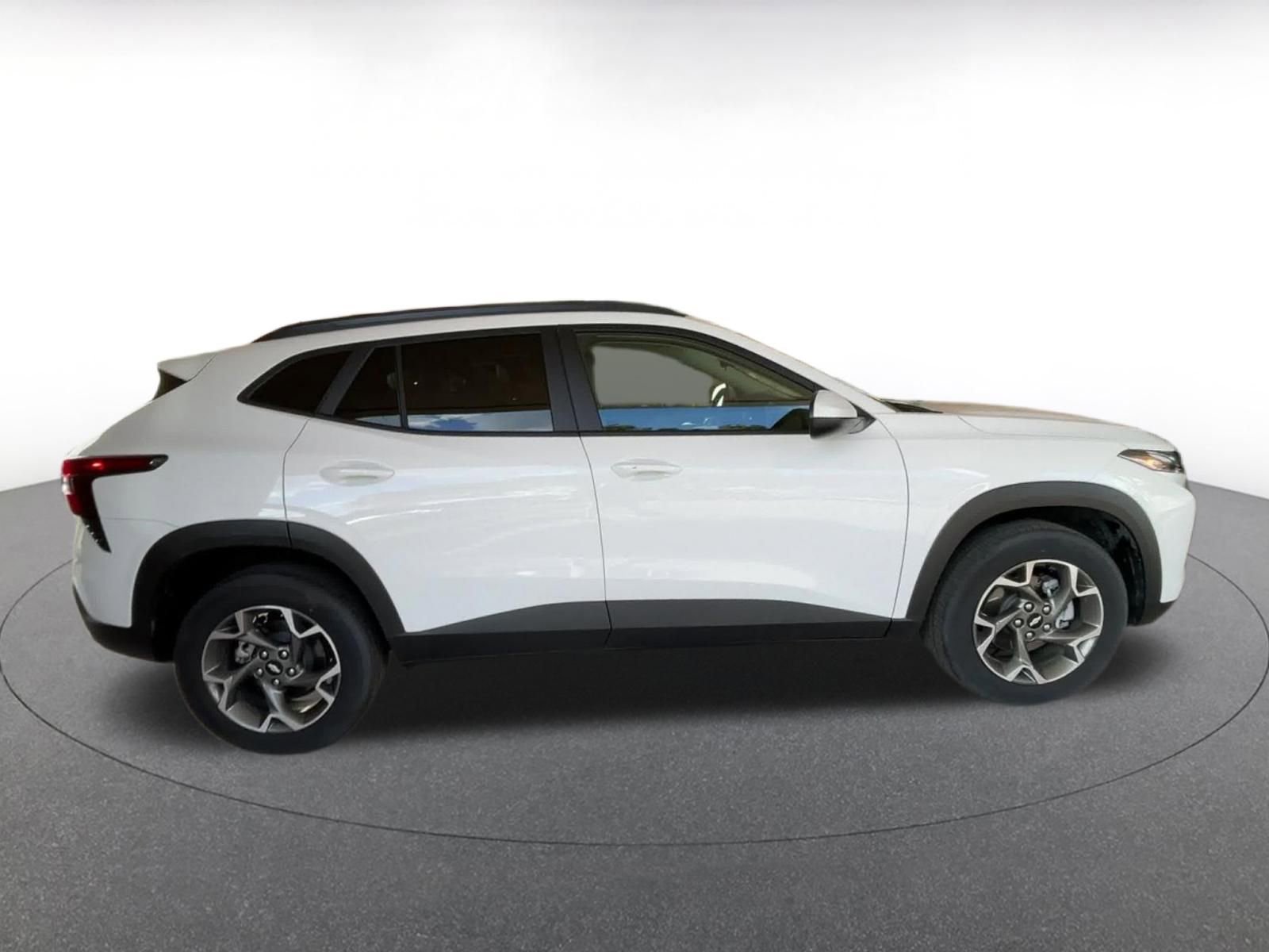 Thumbnail: 2025 Chevrolet Trax - 16