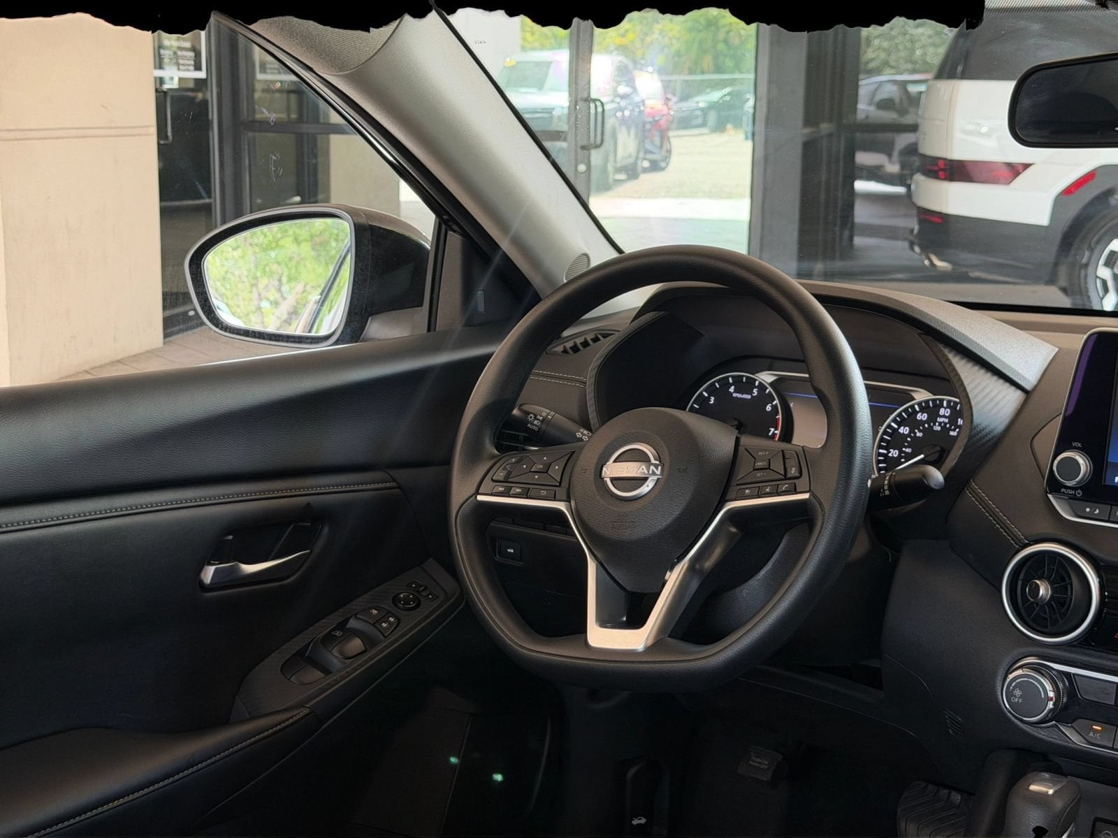 2025 Nissan Sentra SV - Photo 28
