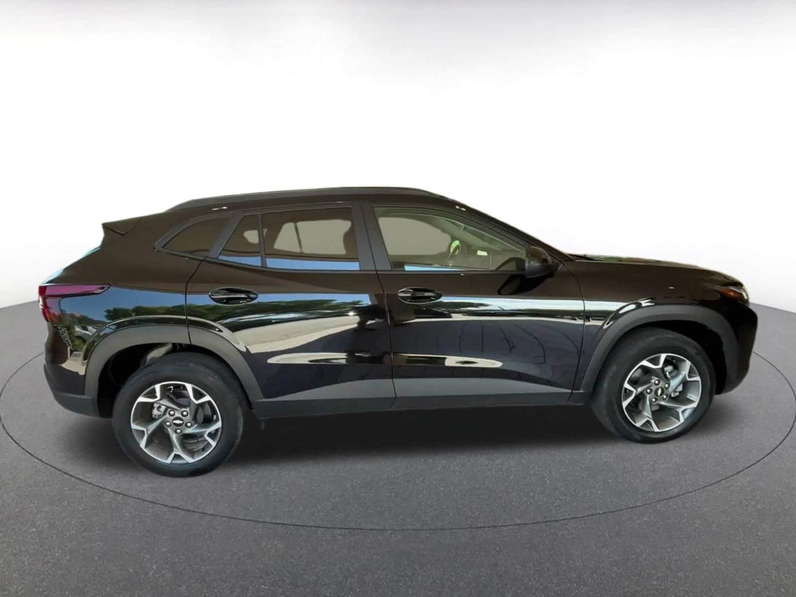 Thumbnail: 2025 Chevrolet Trax - 15