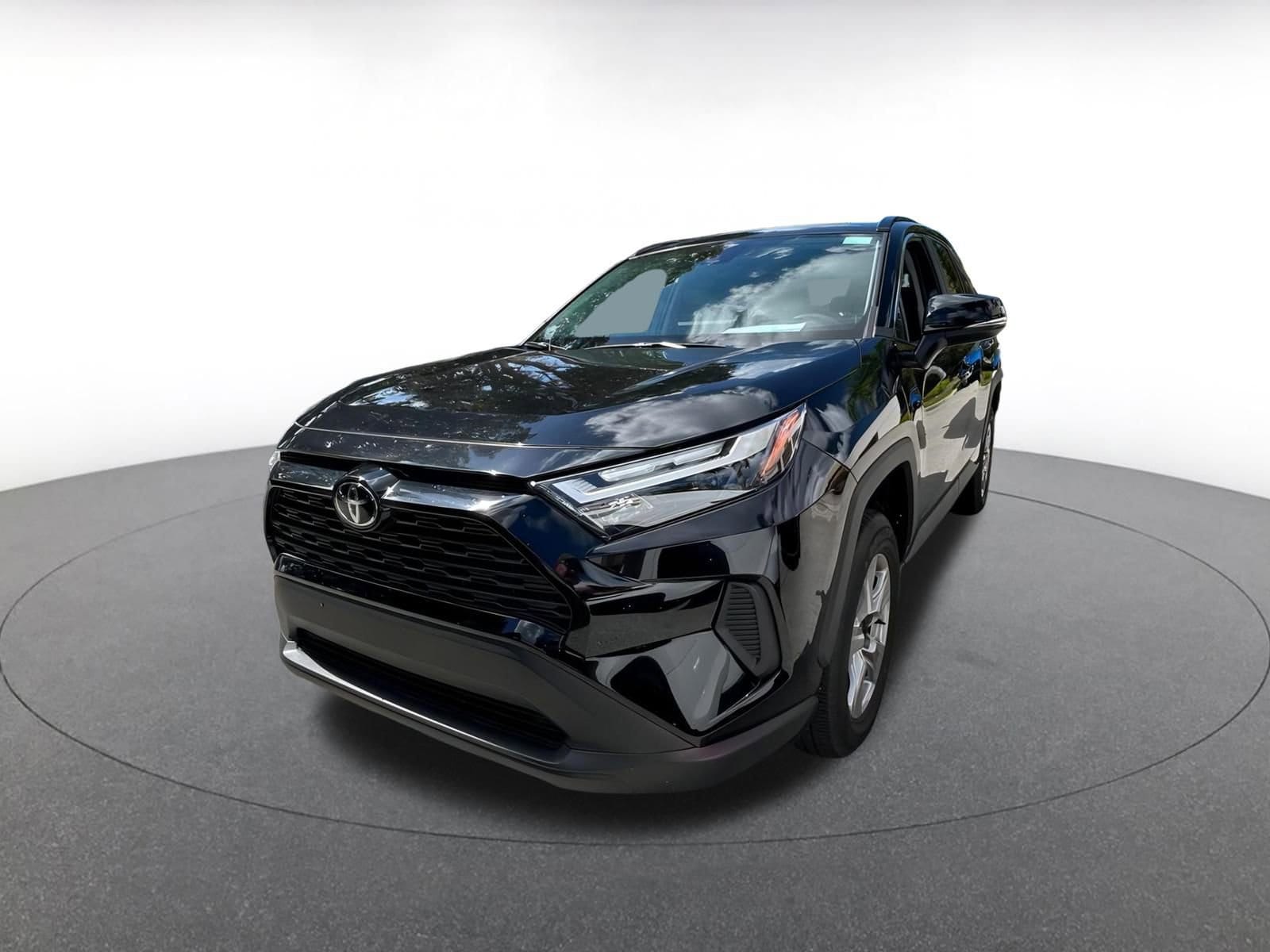 Thumbnail: 2025 Toyota RAV4 - 3
