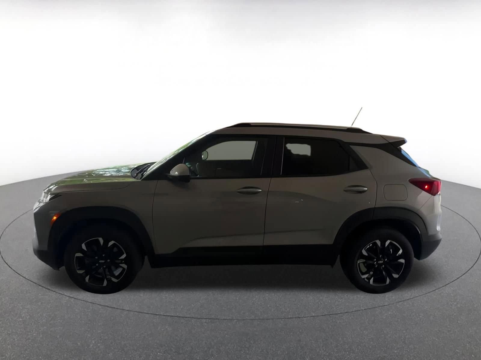 Thumbnail: 2023 Chevrolet TrailBlazer - 7