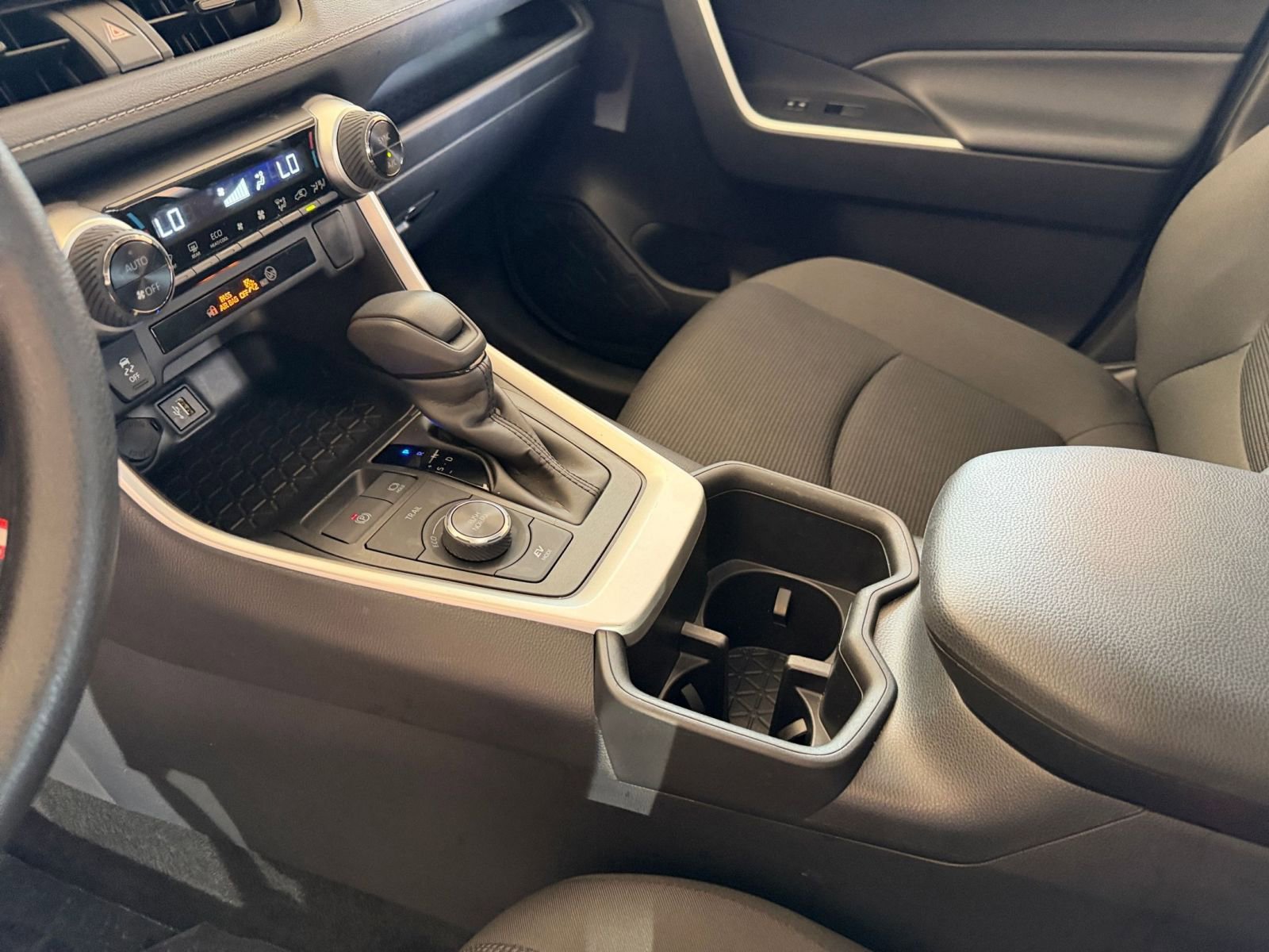 Thumbnail: 2025 Toyota RAV4 - 35