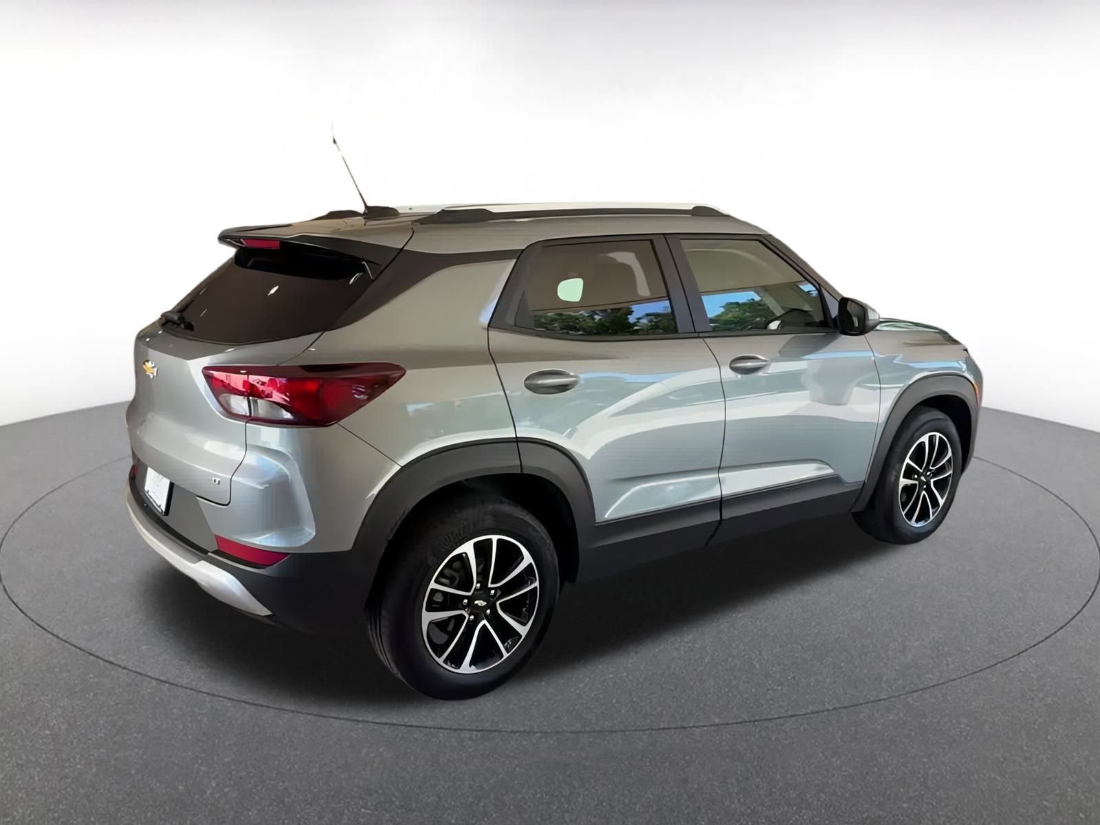 Thumbnail: 2025 Chevrolet TrailBlazer - 15