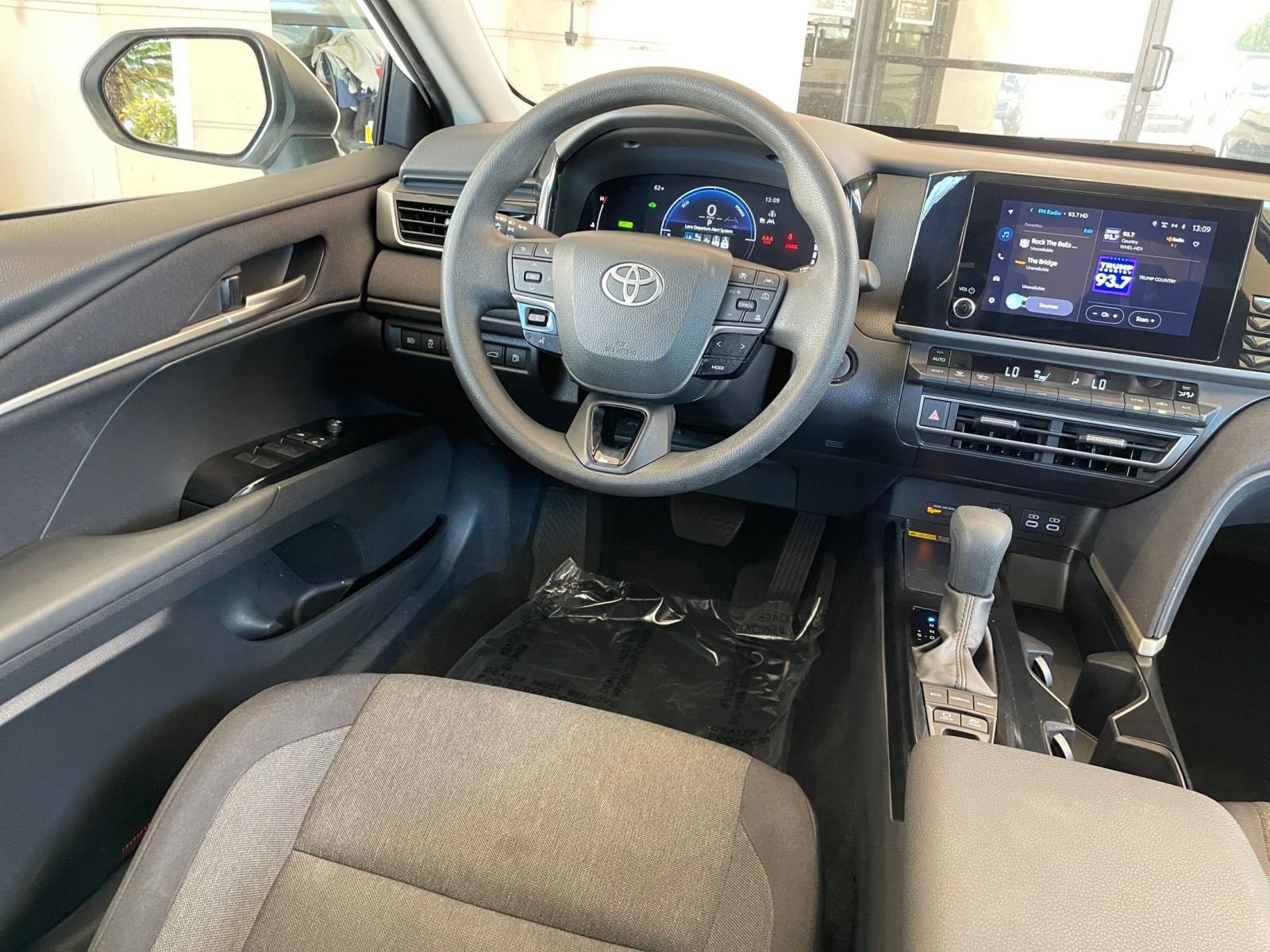 Thumbnail: 2025 Toyota Camry - 33