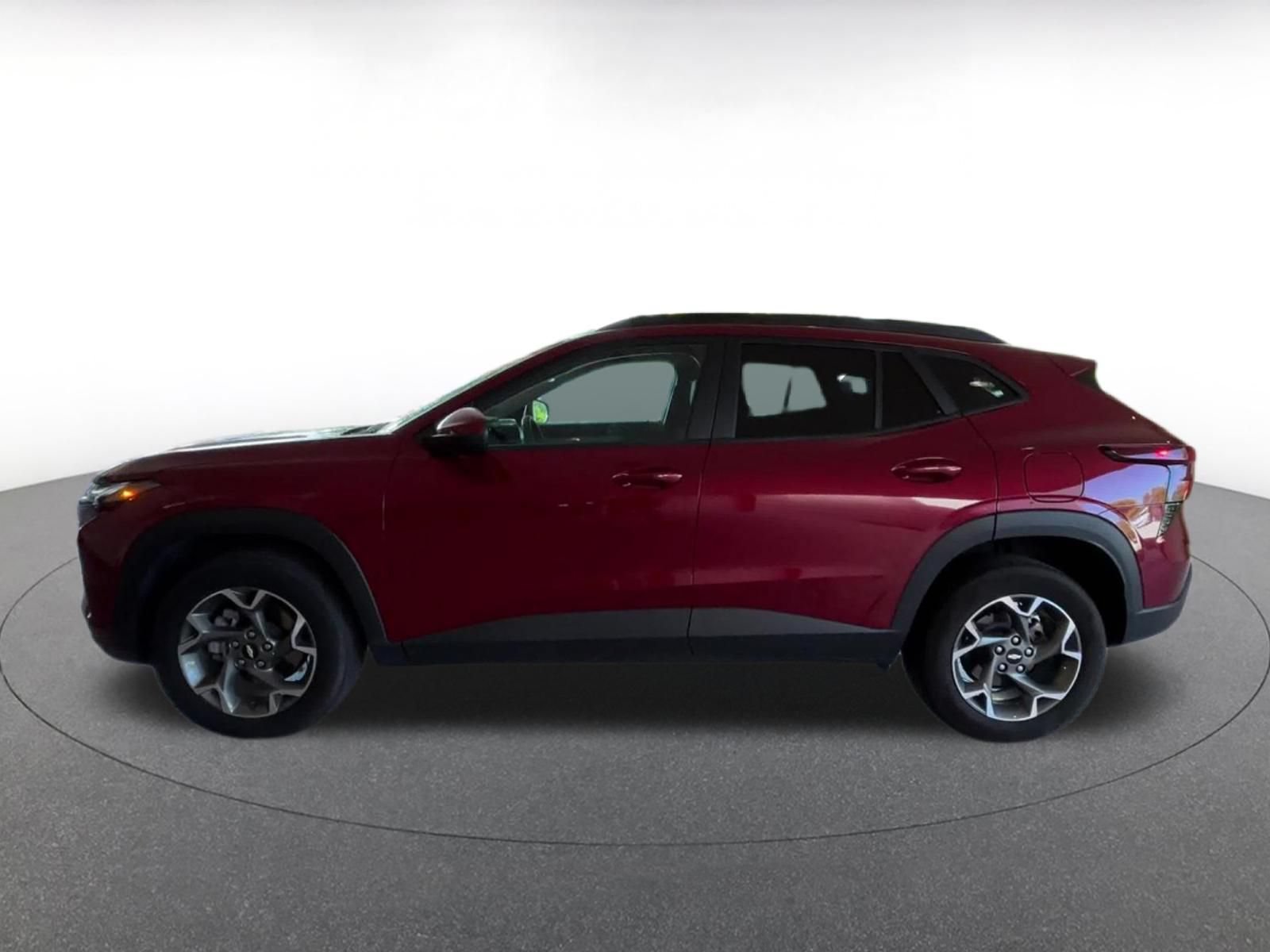 Thumbnail: 2025 Chevrolet Trax - 8