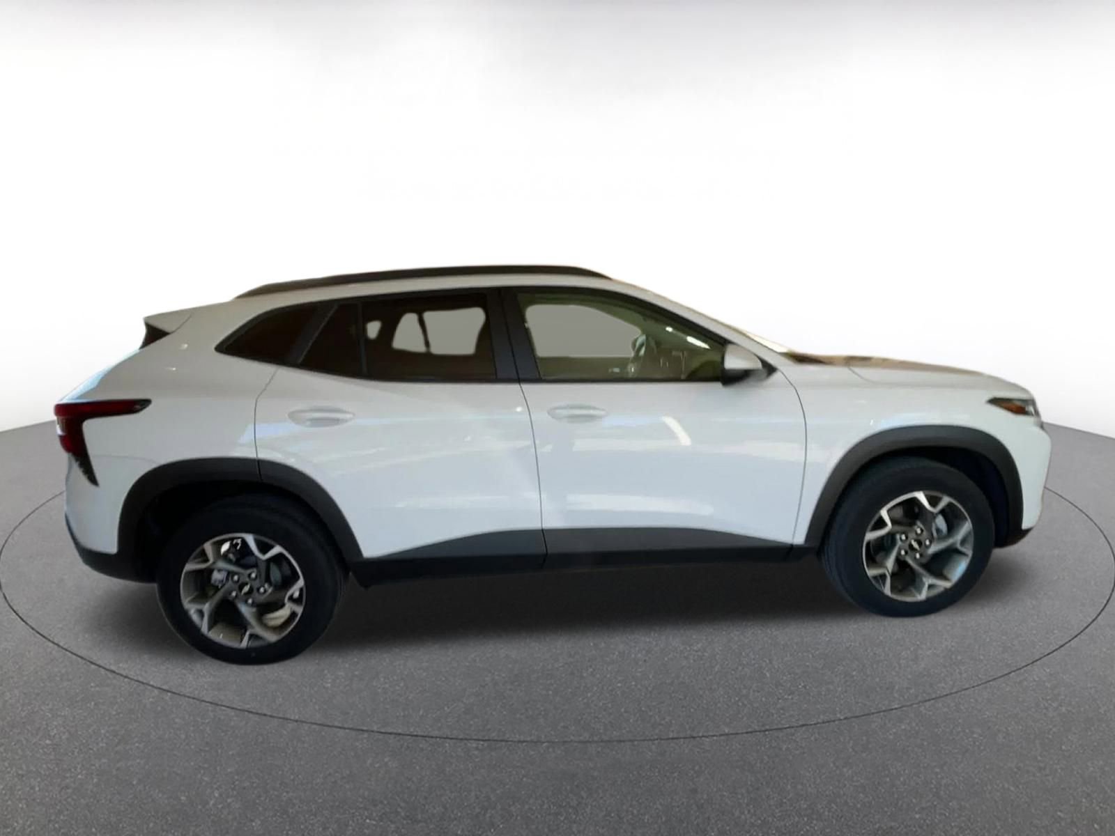 Thumbnail: 2025 Chevrolet Trax - 16