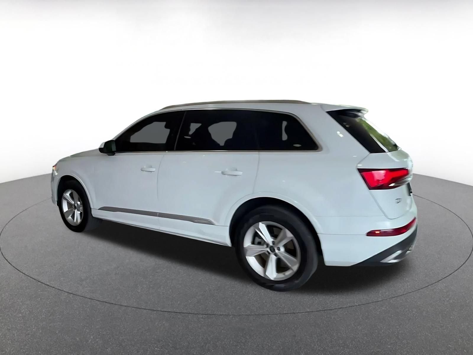 Thumbnail: 2022 Audi Q7 - 10
