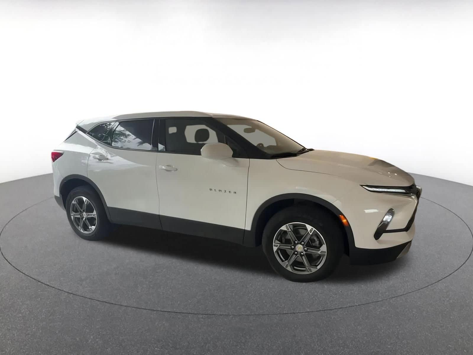 2023 Chevrolet Blazer  2