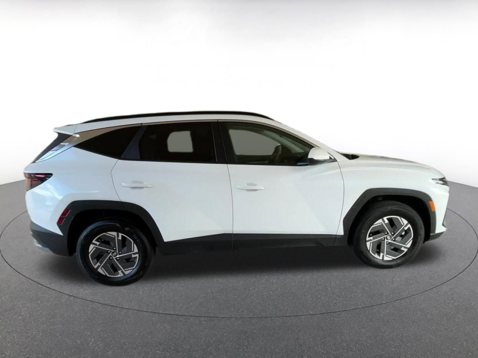 Thumbnail: 2025 Hyundai Tucson - 16