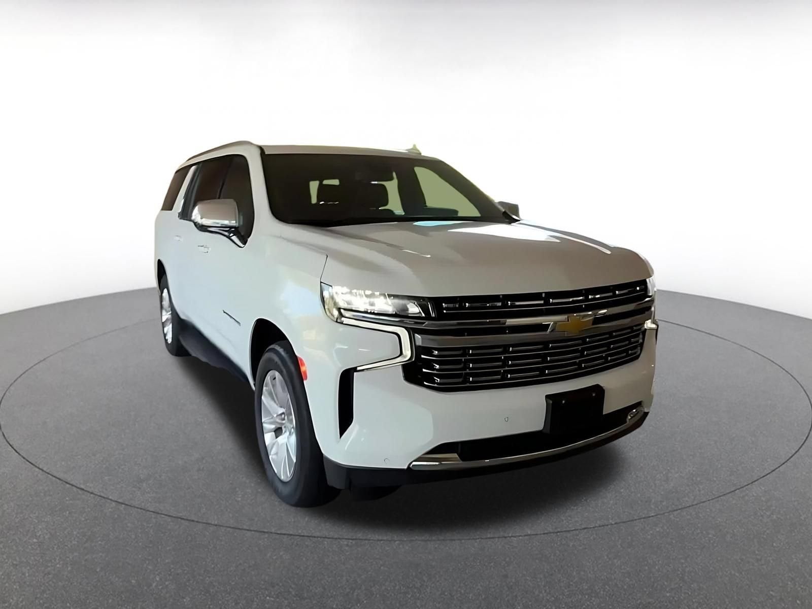 Thumbnail: 2023 Chevrolet Suburban - 3