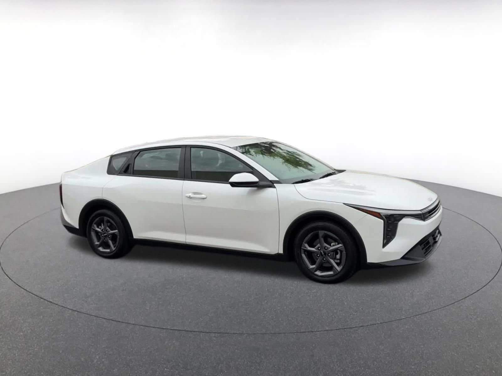 Thumbnail: 2025 Kia K4 - 2