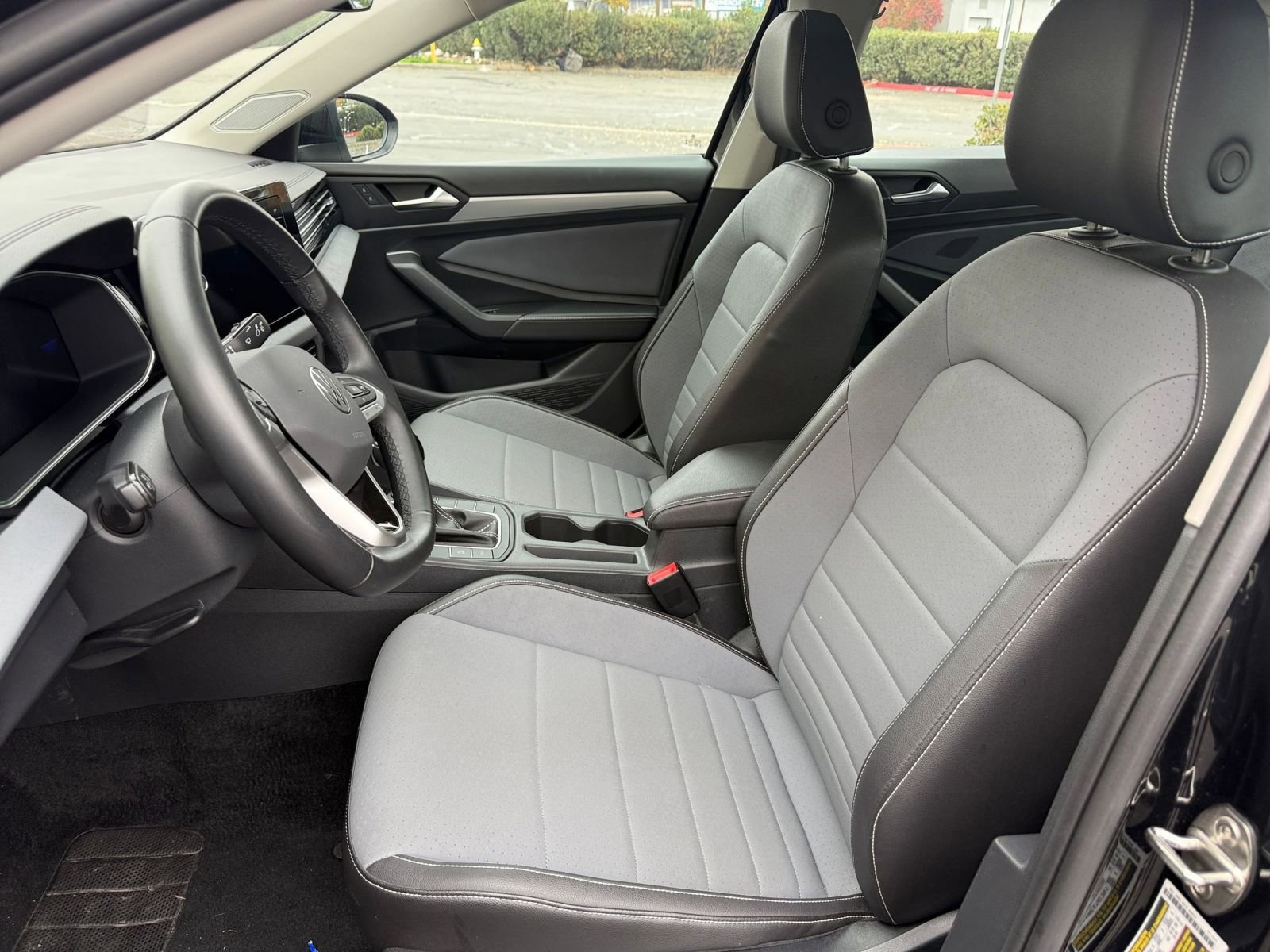 Thumbnail: 2025 Volkswagen Jetta - 25