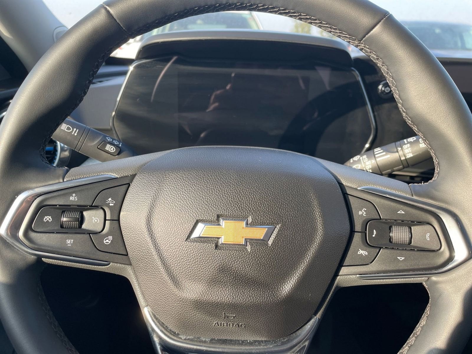 Thumbnail: 2025 Chevrolet Trax - 25