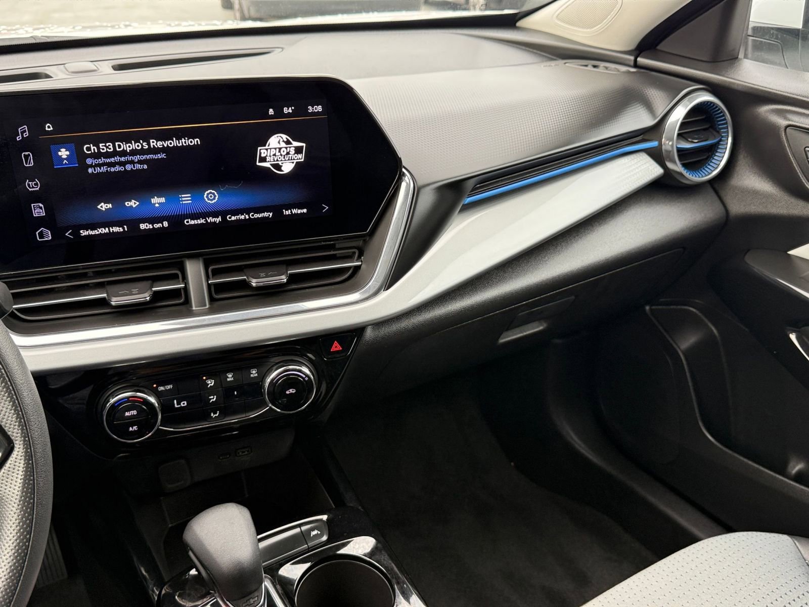 Thumbnail: 2025 Chevrolet Trax - 33