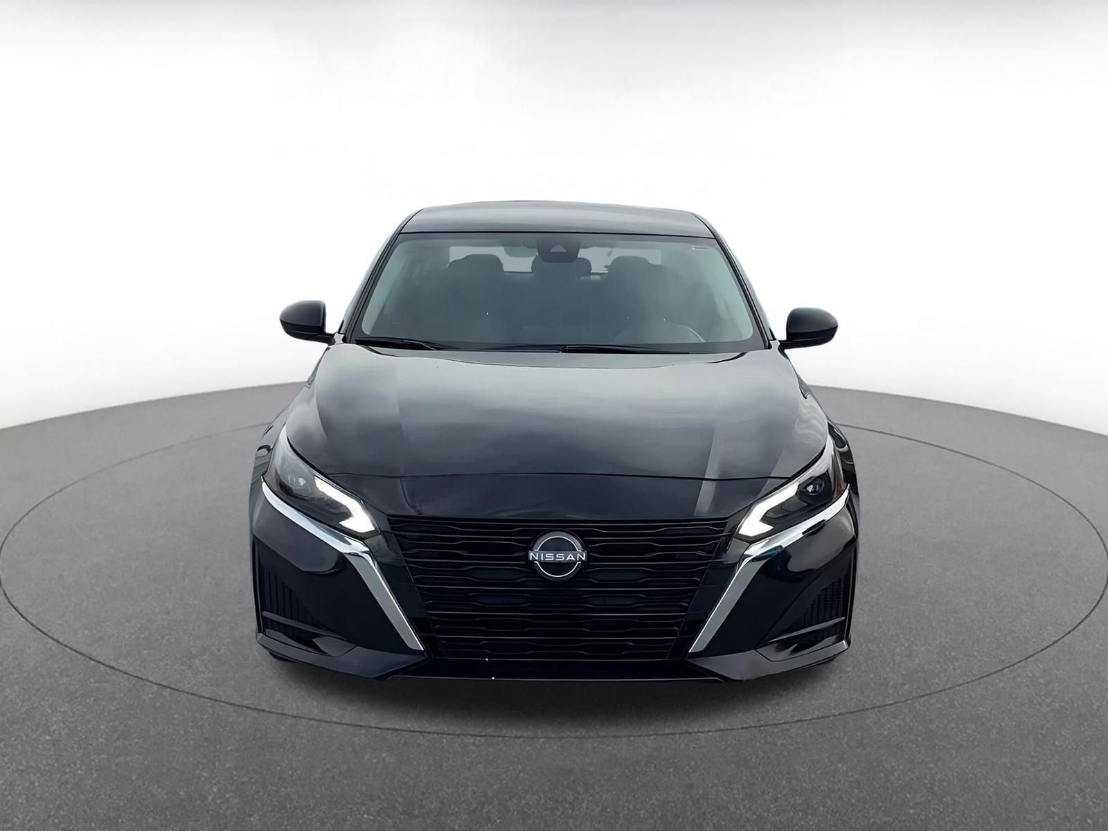 Thumbnail: 2025 Nissan Altima - 4