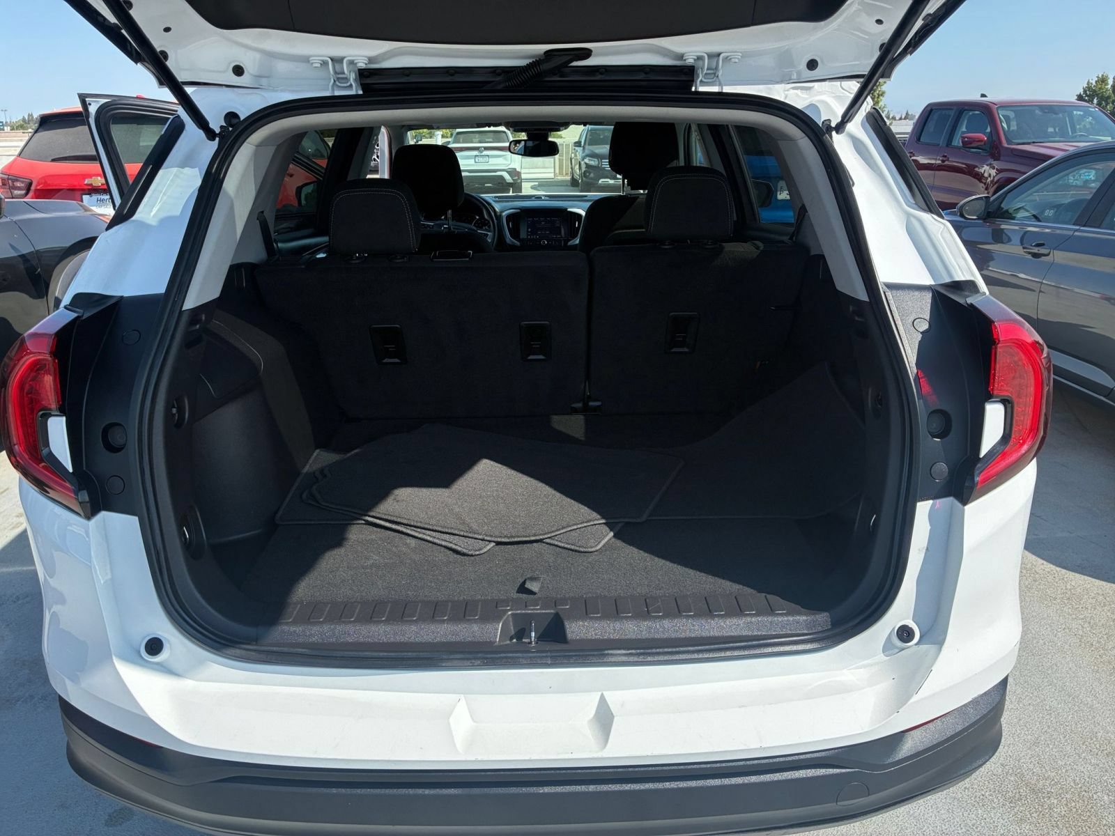Thumbnail: 2024 GMC Terrain - 29